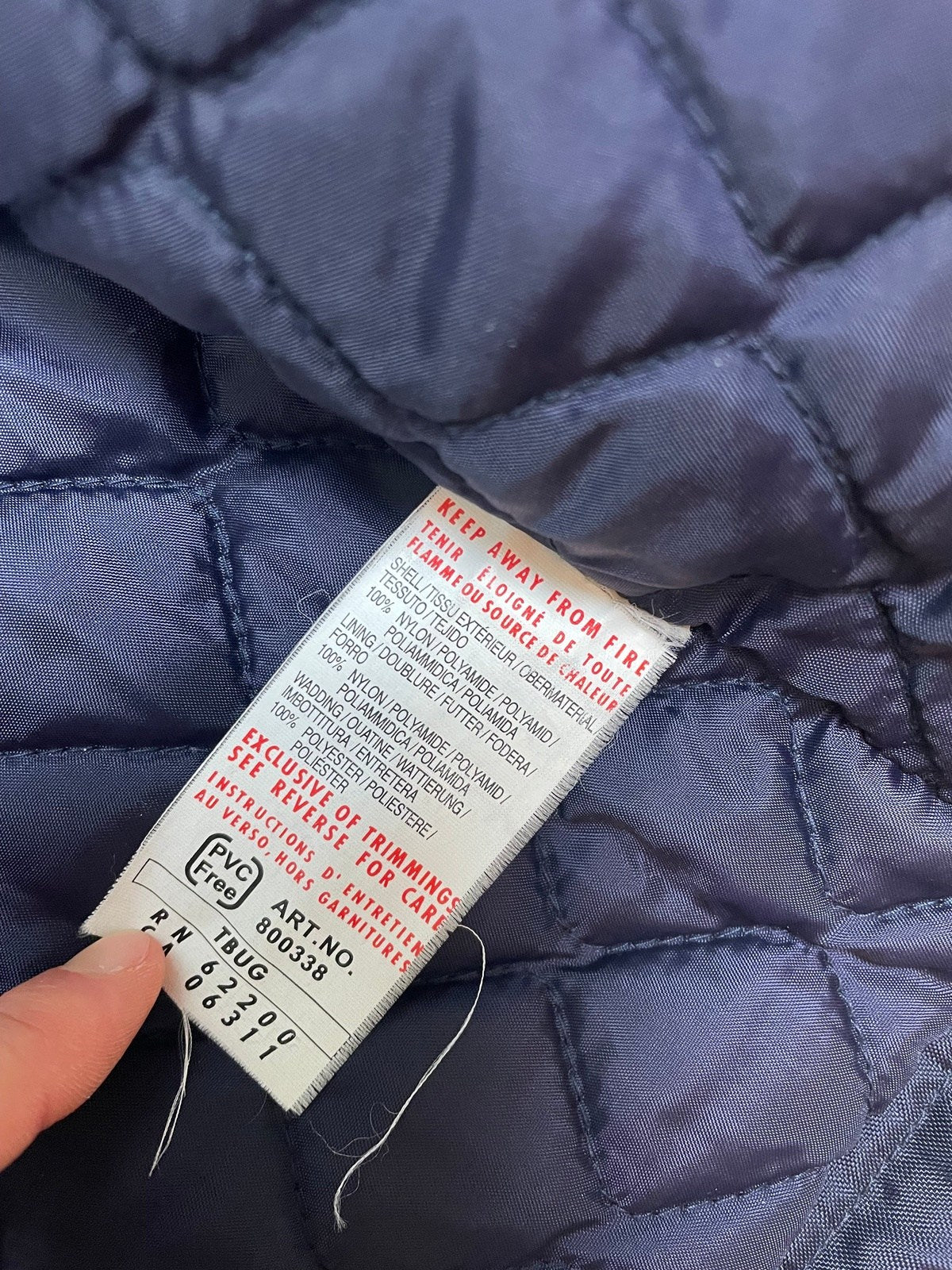 Real Vintage Puma Jacke Dunkelblau L - Klassische und Bequeme Jacke Vintage Klamotten, Secondhand Klamotten, Retro Mode, Nachhaltige Mode, Einzigartige Stücke, Zeitlose Mode, Umweltfreundliche Kleidung, Stilvolle Secondhand Mode, Hochwertige Vintage Kleidung