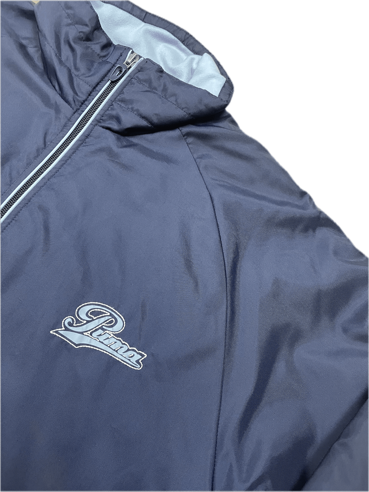Real Vintage Puma Jacke Dunkelblau L - Klassische und Bequeme Jacke Vintage Klamotten, Secondhand Klamotten, Retro Mode, Nachhaltige Mode, Einzigartige Stücke, Zeitlose Mode, Umweltfreundliche Kleidung, Stilvolle Secondhand Mode, Hochwertige Vintage Kleidung