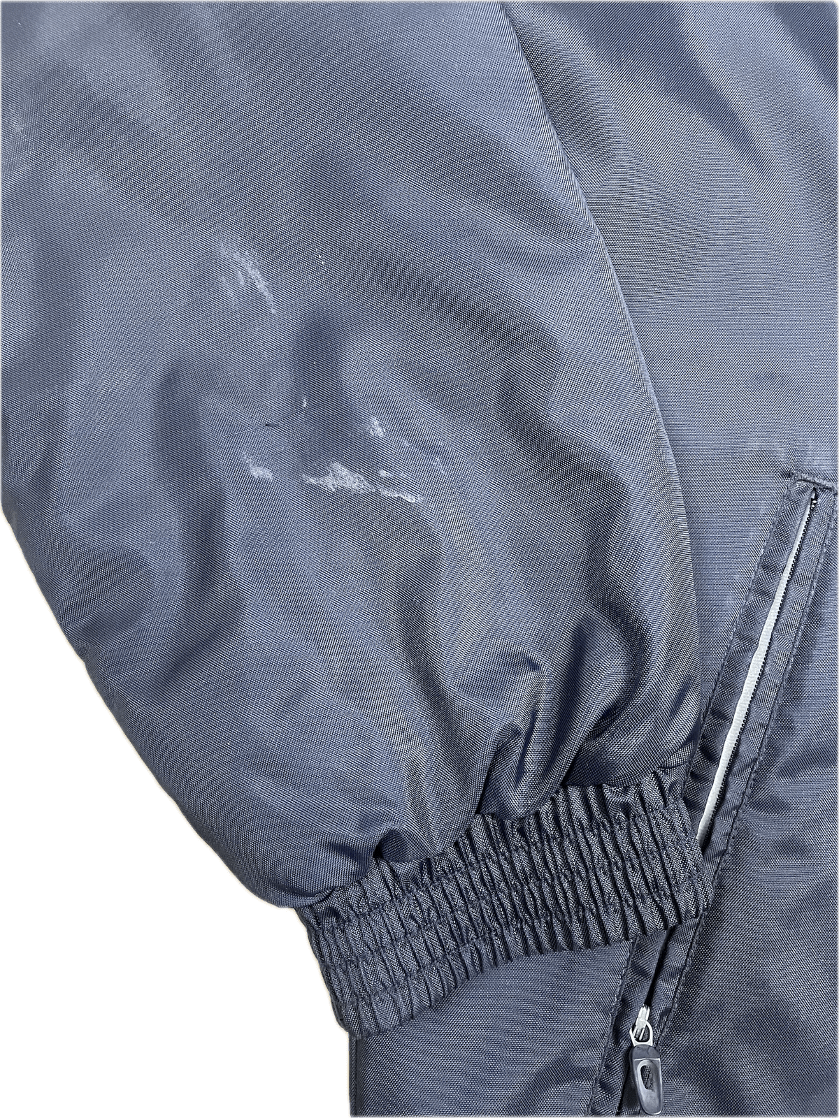 Real Vintage Puma Jacke Dunkelblau L - Klassische und Bequeme Jacke Vintage Klamotten, Secondhand Klamotten, Retro Mode, Nachhaltige Mode, Einzigartige Stücke, Zeitlose Mode, Umweltfreundliche Kleidung, Stilvolle Secondhand Mode, Hochwertige Vintage Kleidung