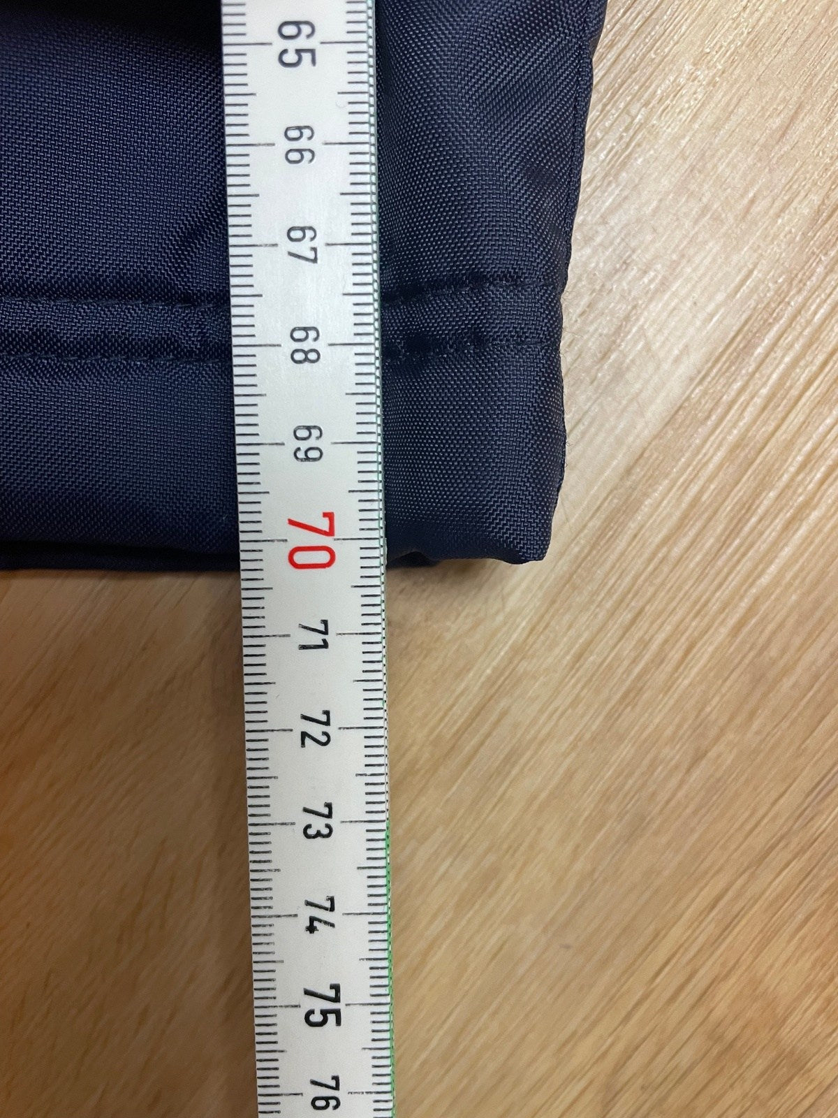 Real Vintage Puma Jacke Dunkelblau L - Klassische und Bequeme Jacke Vintage Klamotten, Secondhand Klamotten, Retro Mode, Nachhaltige Mode, Einzigartige Stücke, Zeitlose Mode, Umweltfreundliche Kleidung, Stilvolle Secondhand Mode, Hochwertige Vintage Kleidung