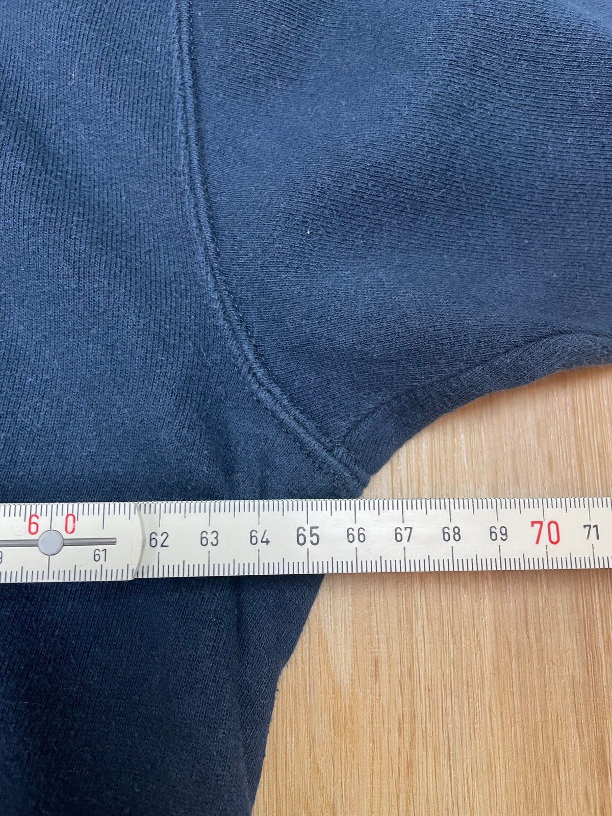 Vintage Levi's Sweater Schwarz XL - Basic Herren Pullover Vintage Klamotten, Secondhand Klamotten, Retro Mode, Nachhaltige Mode, Einzigartige Stücke, Zeitlose Mode, Umweltfreundliche Kleidung, Stilvolle Secondhand Mode, Hochwertige Vintage Kleidung
