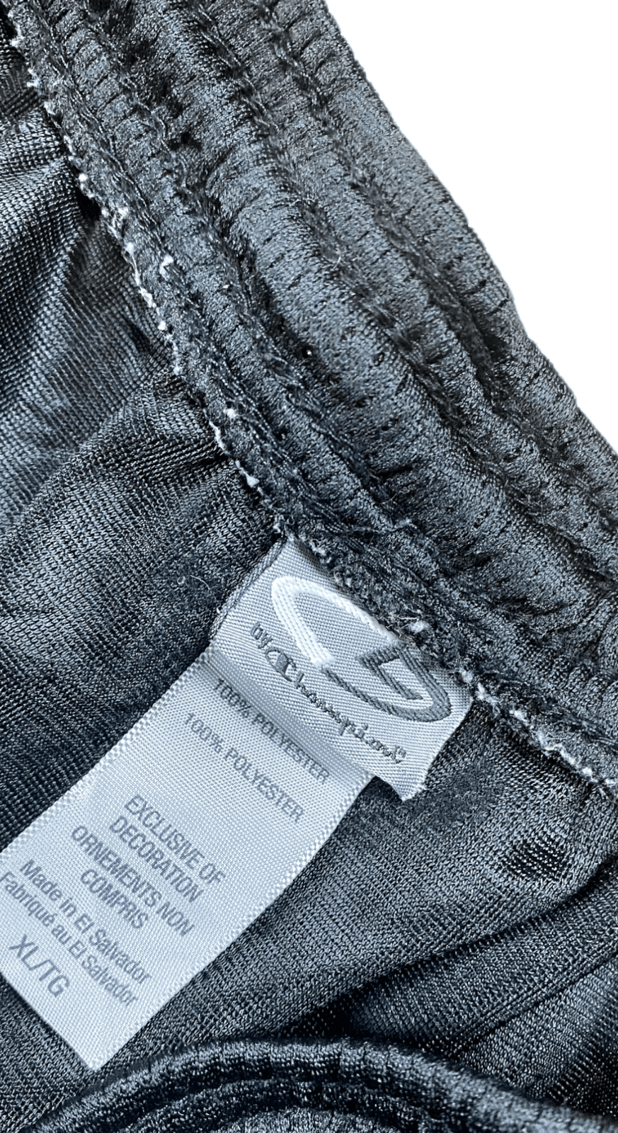 Champion Shorts Schwarz XL - Kurze lockere Hose für Herren Vintage Klamotten, Secondhand Klamotten, Retro Mode, Nachhaltige Mode, Einzigartige Stücke, Zeitlose Mode, Umweltfreundliche Kleidung, Stilvolle Secondhand Mode, Hochwertige Vintage Kleidung