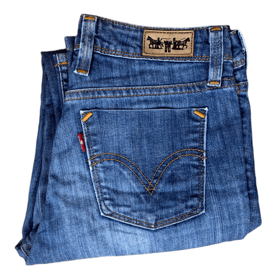Vintage Levi's Jeans 627 Straight Fit Dunkelblau S - Basic Damen Jeans Vintage Klamotten, Secondhand Klamotten, Retro Mode, Nachhaltige Mode, Einzigartige Stücke, Zeitlose Mode, Umweltfreundliche Kleidung, Stilvolle Secondhand Mode, Hochwertige Vintage Kleidung