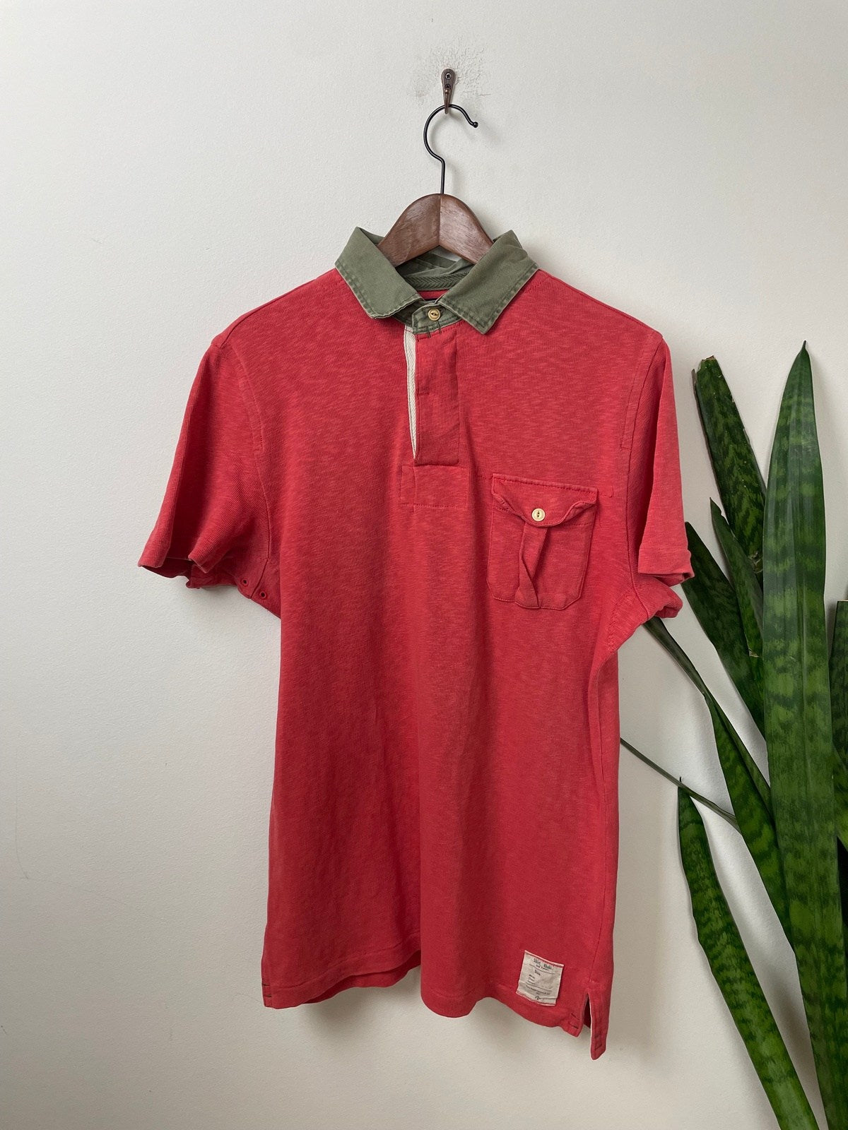 Vintage Ralph Lauren Poloshirt Rot M - Custom Fit Herren Shirt Vintage Klamotten, Secondhand Klamotten, Retro Mode, Nachhaltige Mode, Einzigartige Stücke, Zeitlose Mode, Umweltfreundliche Kleidung, Stilvolle Secondhand Mode, Hochwertige Vintage Kleidung