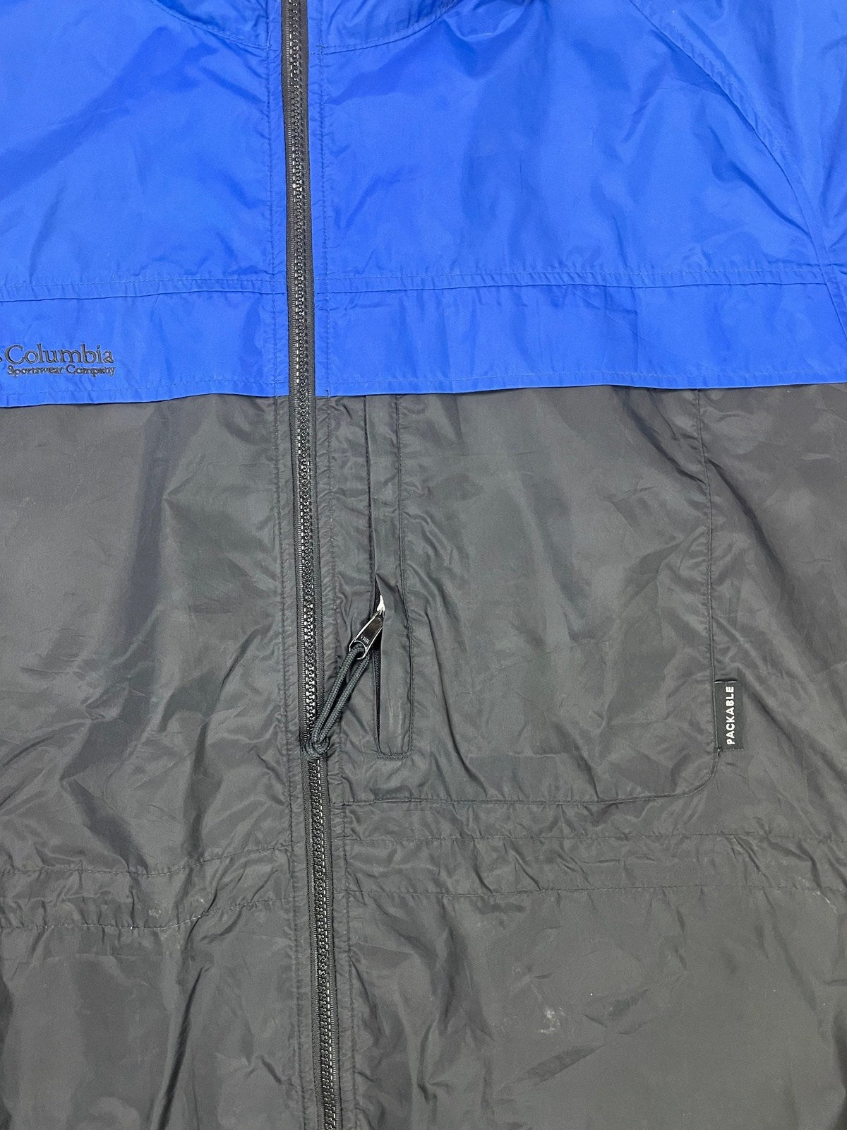 Columbia Leichte Jacke Vintage Klamotten, Secondhand Klamotten, Retro Mode, Nachhaltige Mode, Einzigartige Stücke, Zeitlose Mode, Umweltfreundliche Kleidung, Stilvolle Secondhand Mode, Hochwertige Vintage Kleidung