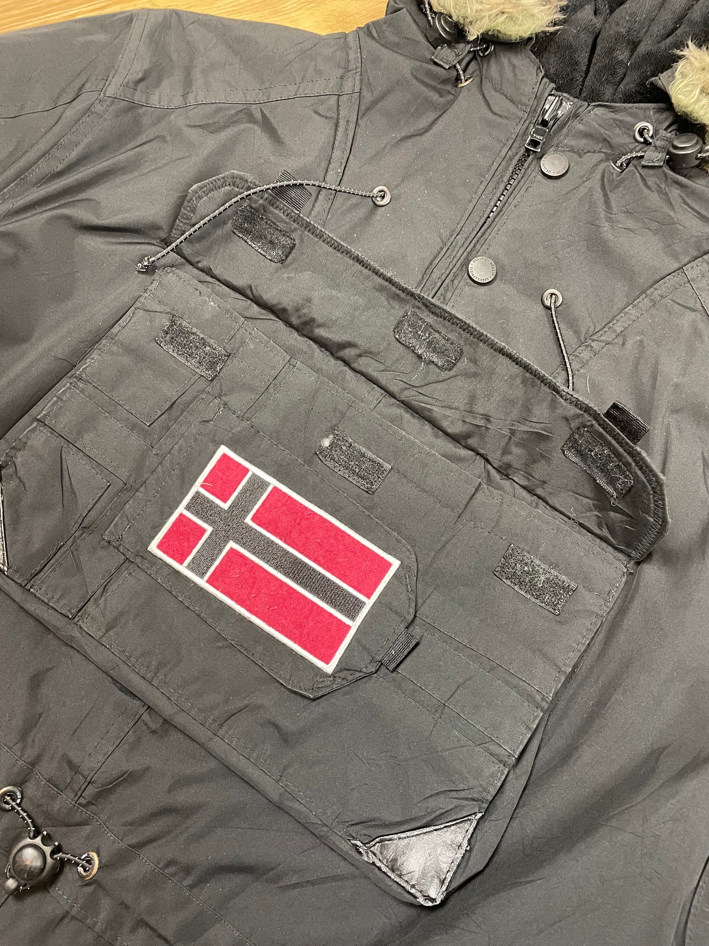 Geographical Norway Dicke Überziehjacke Schwarz L - Schlichte & Warme Winterjacke für Herren