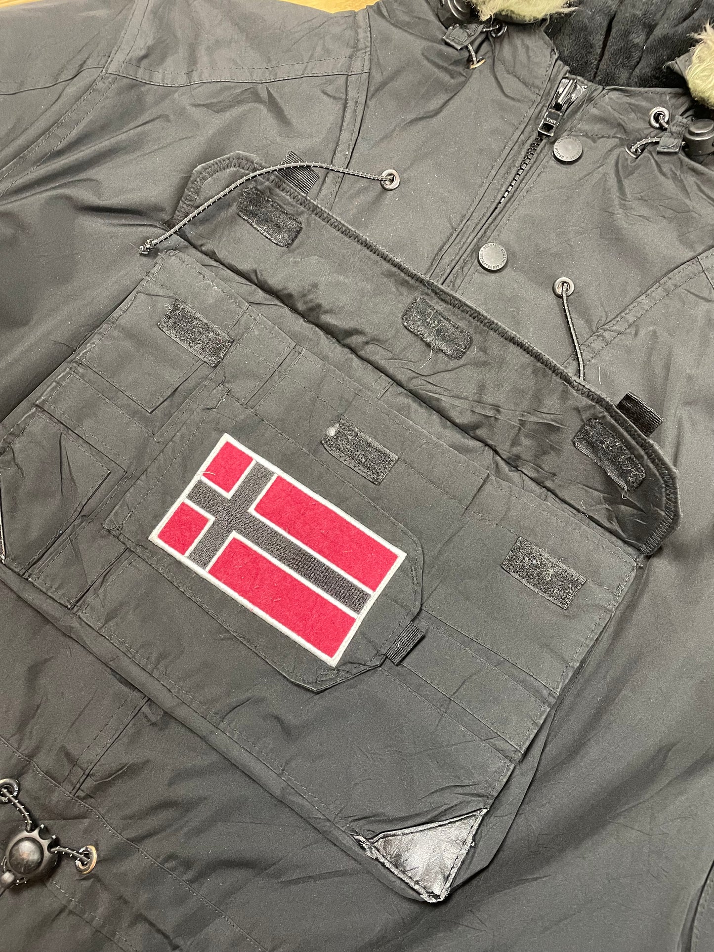 Geographical Norway Dicke Überziehjacke Schwarz L - Schlichte & Warme Winterjacke für Herren
