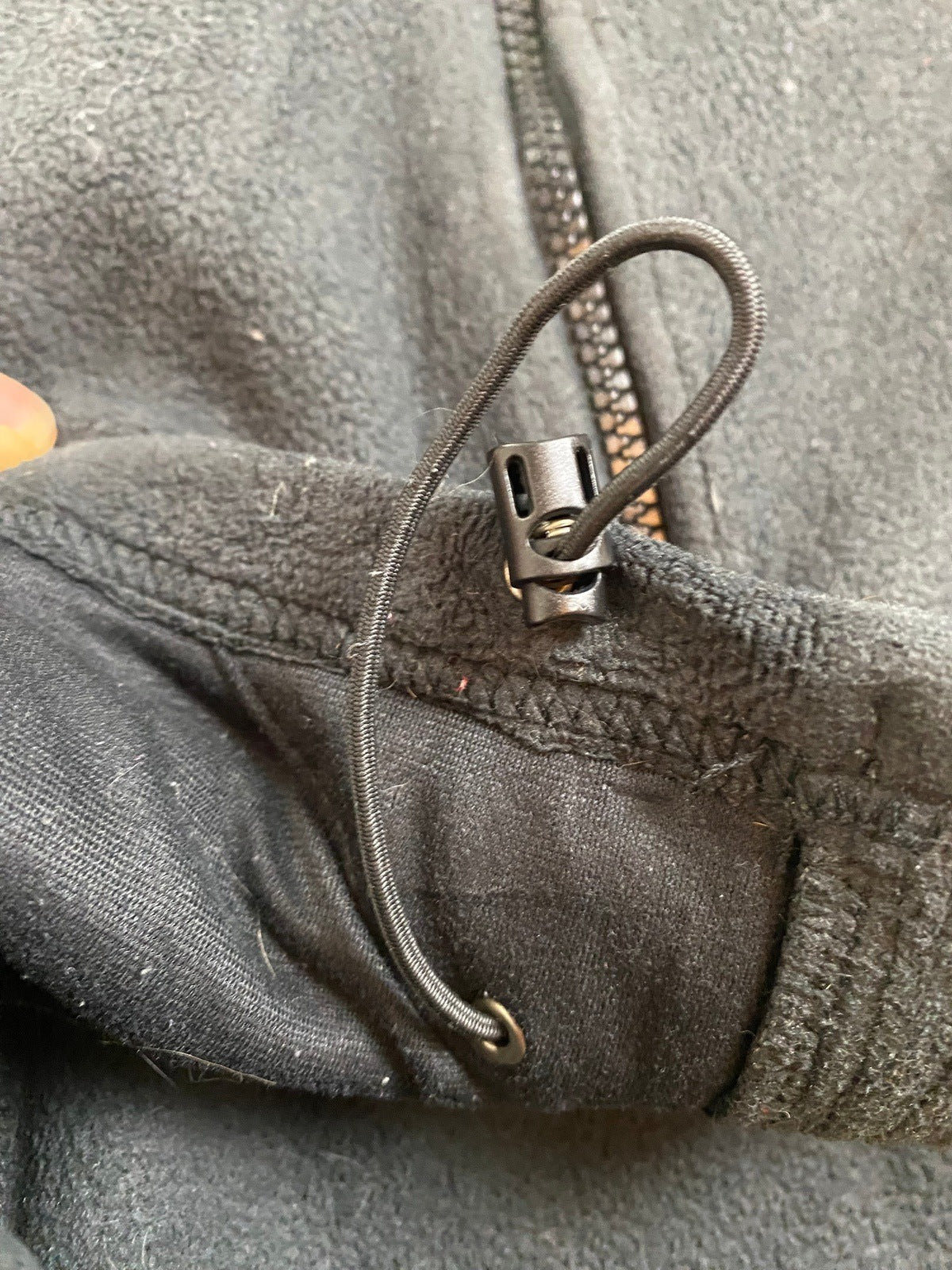 The North Face Fleecejacke Schwarz S - Klassische Sport-Fleecejacke in schlichtem Design Vintage Klamotten, Secondhand Klamotten, Retro Mode, Nachhaltige Mode, Einzigartige Stücke, Zeitlose Mode, Umweltfreundliche Kleidung, Stilvolle Secondhand Mode, Hochwertige Vintage Kleidung