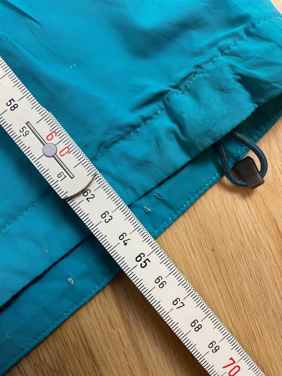 The North Face HyVent Regenjacke Türkis L - Funktionale und Bequeme Regenjacke Vintage Klamotten, Secondhand Klamotten, Retro Mode, Nachhaltige Mode, Einzigartige Stücke, Zeitlose Mode, Umweltfreundliche Kleidung, Stilvolle Secondhand Mode, Hochwertige Vintage Kleidung
