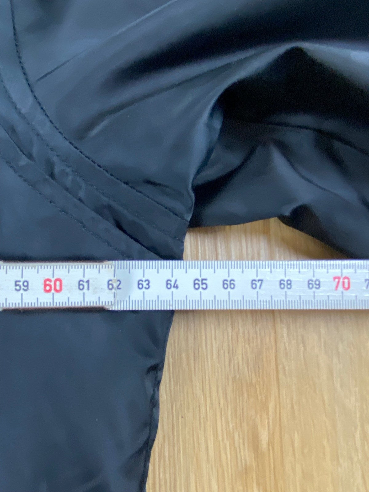Vintage Adidas Bomberjacke Schwarz XL - Basic Leichte Herren Jacke Vintage Klamotten, Secondhand Klamotten, Retro Mode, Nachhaltige Mode, Einzigartige Stücke, Zeitlose Mode, Umweltfreundliche Kleidung, Stilvolle Secondhand Mode, Hochwertige Vintage Kleidung