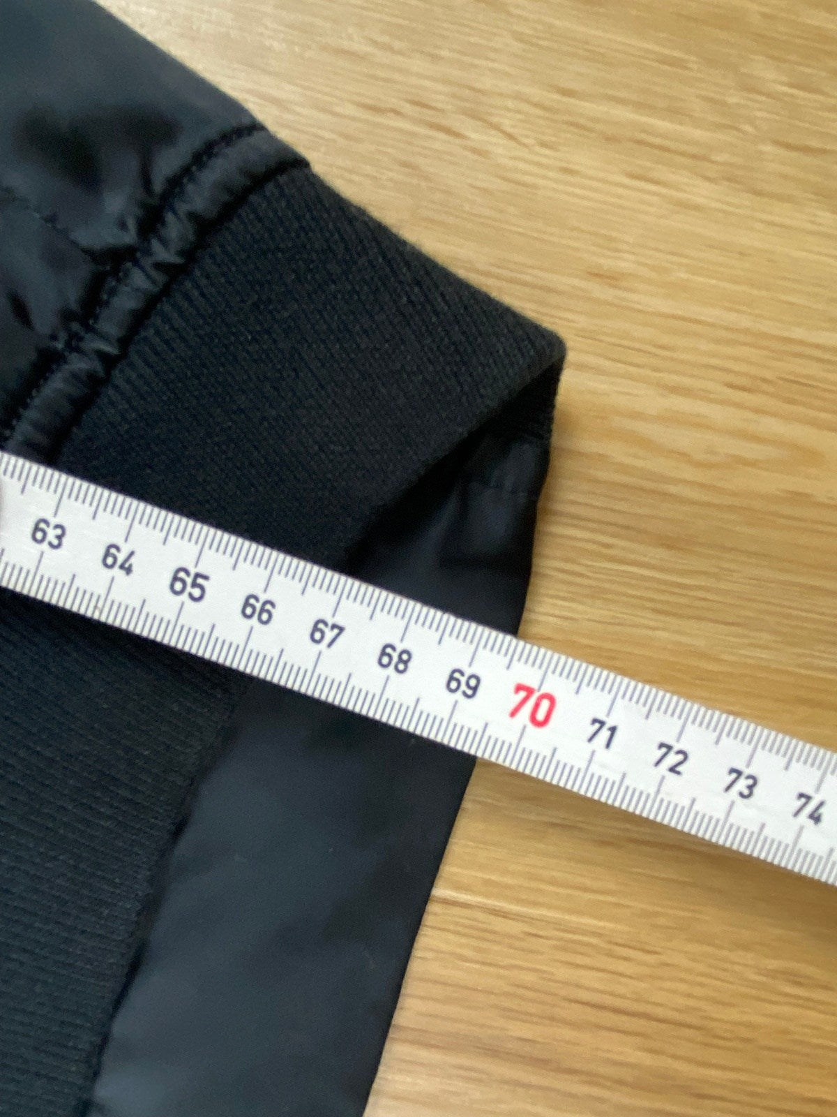 Vintage Adidas Bomberjacke Schwarz XL - Basic Leichte Herren Jacke Vintage Klamotten, Secondhand Klamotten, Retro Mode, Nachhaltige Mode, Einzigartige Stücke, Zeitlose Mode, Umweltfreundliche Kleidung, Stilvolle Secondhand Mode, Hochwertige Vintage Kleidung