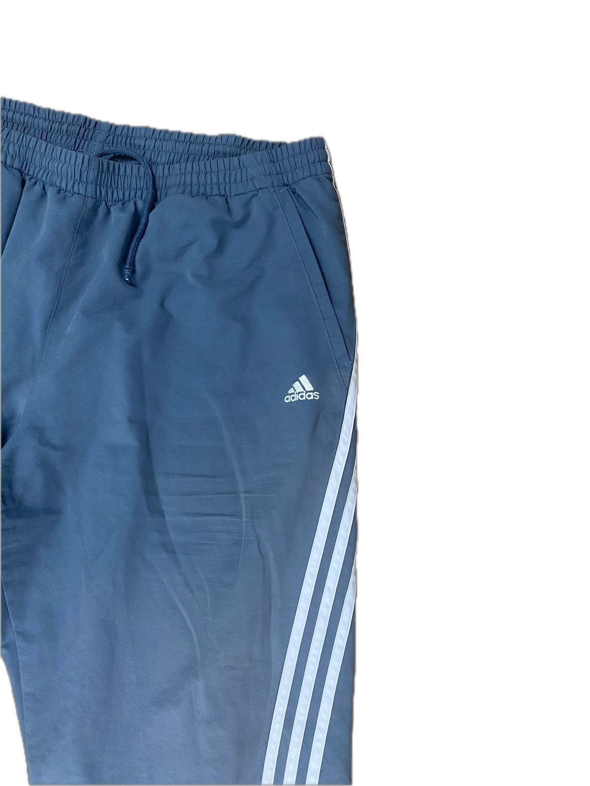 Vintage Adidas Jogginghose Grau XL - Bequeme und Funktionale Jogginghose Vintage Klamotten, Secondhand Klamotten, Retro Mode, Nachhaltige Mode, Einzigartige Stücke, Zeitlose Mode, Umweltfreundliche Kleidung, Stilvolle Secondhand Mode, Hochwertige Vintage Kleidung