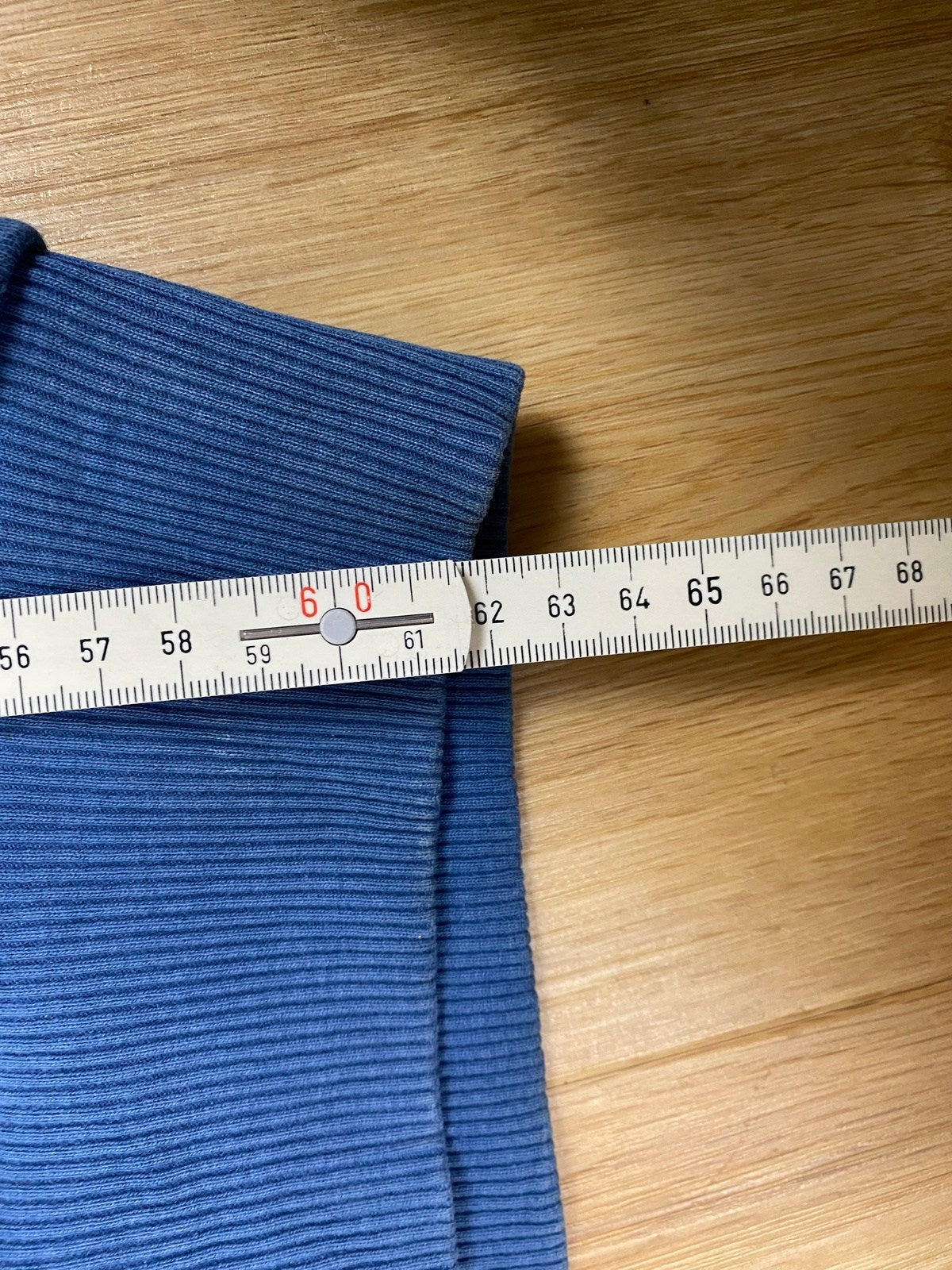 Vintage Adidas Kapuzenjacke Blau S - Stylische und Bequeme Jacke Vintage Klamotten, Secondhand Klamotten, Retro Mode, Nachhaltige Mode, Einzigartige Stücke, Zeitlose Mode, Umweltfreundliche Kleidung, Stilvolle Secondhand Mode, Hochwertige Vintage Kleidung