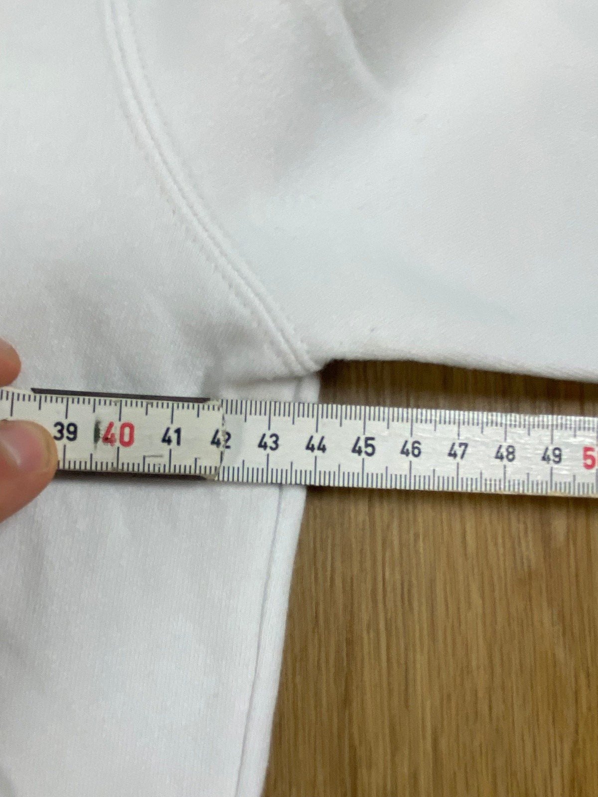 Vintage Adidas Kapuzenjacke Weiß S - Stylische und Bequeme Jacke Vintage Klamotten, Secondhand Klamotten, Retro Mode, Nachhaltige Mode, Einzigartige Stücke, Zeitlose Mode, Umweltfreundliche Kleidung, Stilvolle Secondhand Mode, Hochwertige Vintage Kleidung