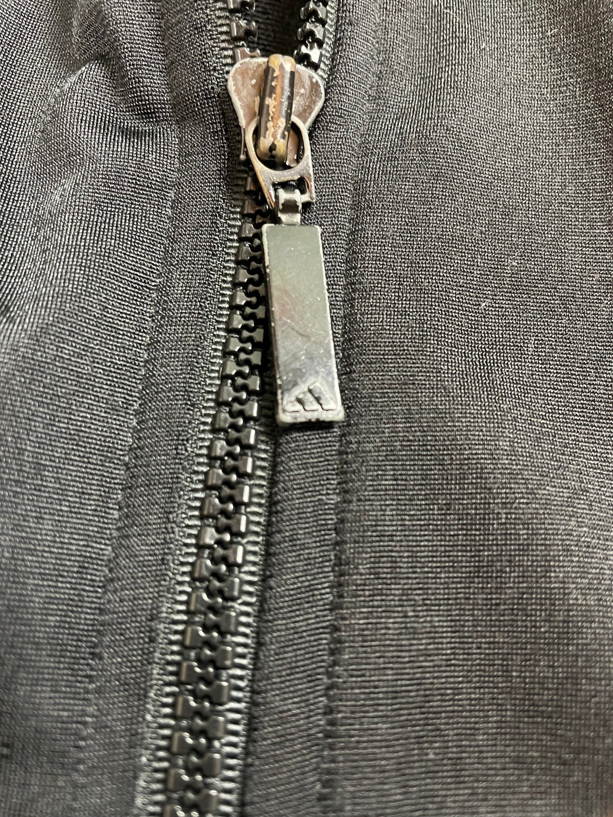 Vintage Adidas Leichte Jacke Schwarz S - Leichte und Komfortable Sportjacke Vintage Klamotten, Secondhand Klamotten, Retro Mode, Nachhaltige Mode, Einzigartige Stücke, Zeitlose Mode, Umweltfreundliche Kleidung, Stilvolle Secondhand Mode, Hochwertige Vintage Kleidung