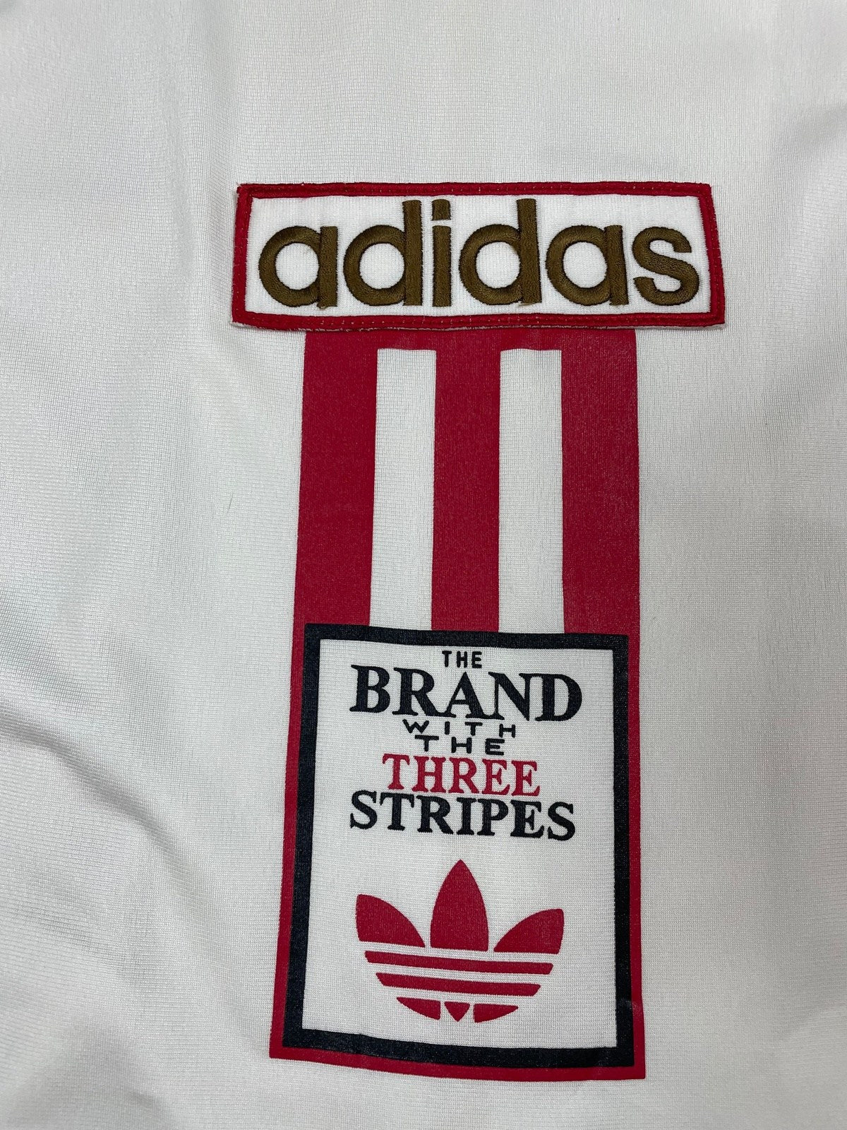 Vintage Adidas Weste Weiß L - Klassische und Vielseitige Weste Vintage Klamotten, Secondhand Klamotten, Retro Mode, Nachhaltige Mode, Einzigartige Stücke, Zeitlose Mode, Umweltfreundliche Kleidung, Stilvolle Secondhand Mode, Hochwertige Vintage Kleidung