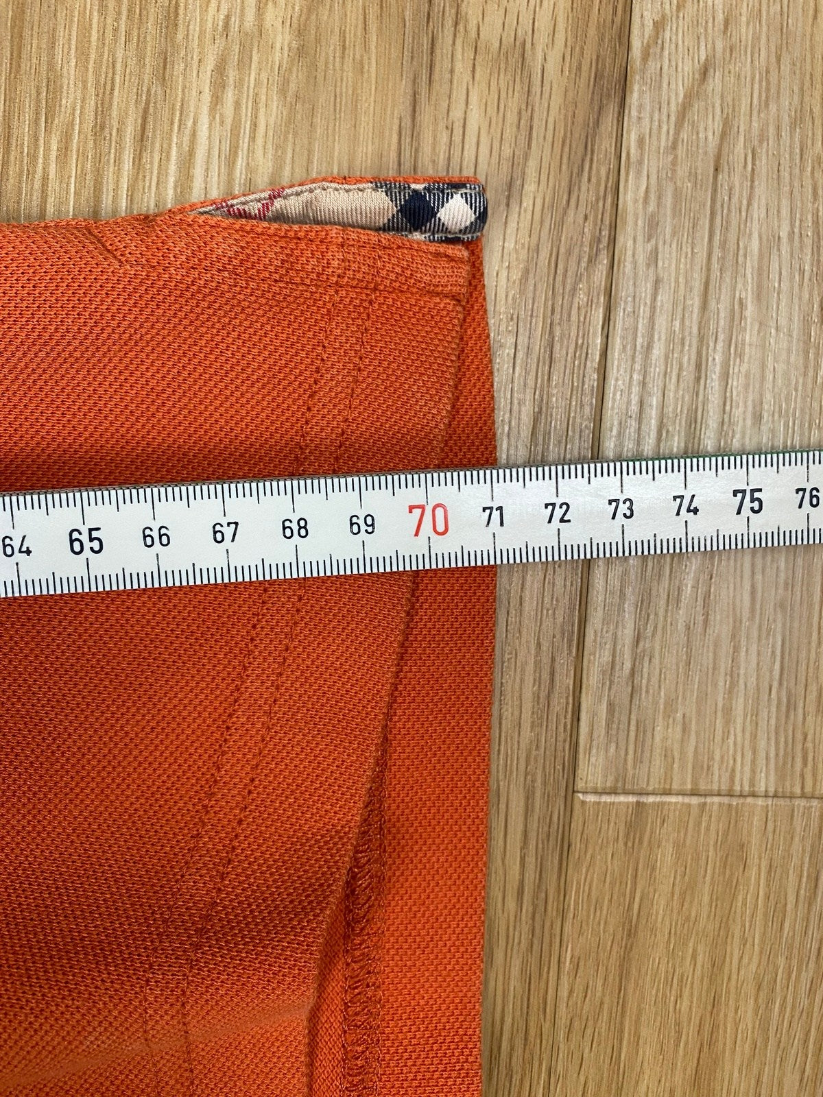 Vintage Burberry Poloshirt Slim Fit Orange L - Klassisches und Elegantes Poloshirt Vintage Klamotten, Secondhand Klamotten, Retro Mode, Nachhaltige Mode, Einzigartige Stücke, Zeitlose Mode, Umweltfreundliche Kleidung, Stilvolle Secondhand Mode, Hochwertige Vintage Kleidung