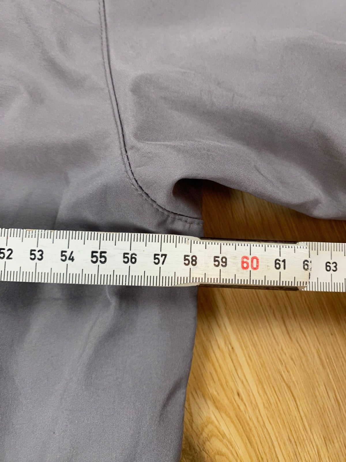 Vintage Dickies Jacke Grau M - Stylische und Bequeme Jacke Vintage Klamotten, Secondhand Klamotten, Retro Mode, Nachhaltige Mode, Einzigartige Stücke, Zeitlose Mode, Umweltfreundliche Kleidung, Stilvolle Secondhand Mode, Hochwertige Vintage Kleidung