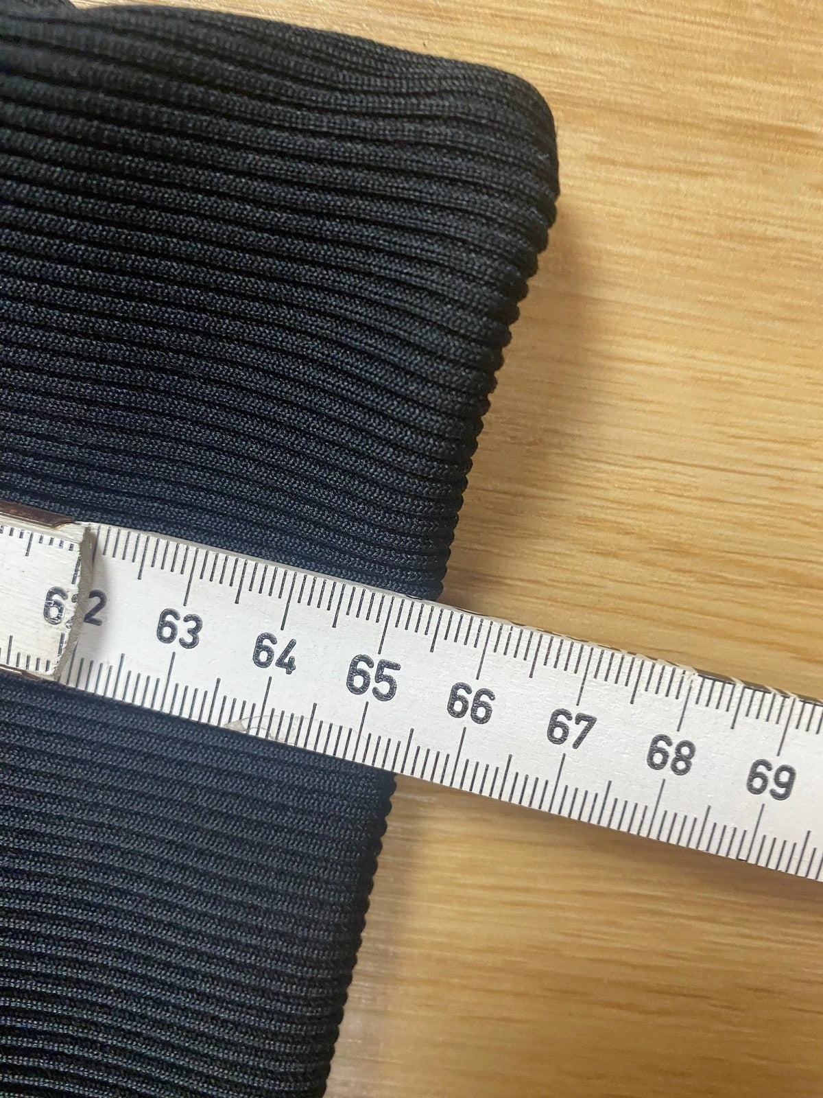 Vintage Dickies Trainingsjacke Schwarz/Rot/Weiß - Leichte Damen Sportjacke Vintage Klamotten, Secondhand Klamotten, Retro Mode, Nachhaltige Mode, Einzigartige Stücke, Zeitlose Mode, Umweltfreundliche Kleidung, Stilvolle Secondhand Mode, Hochwertige Vintage Kleidung