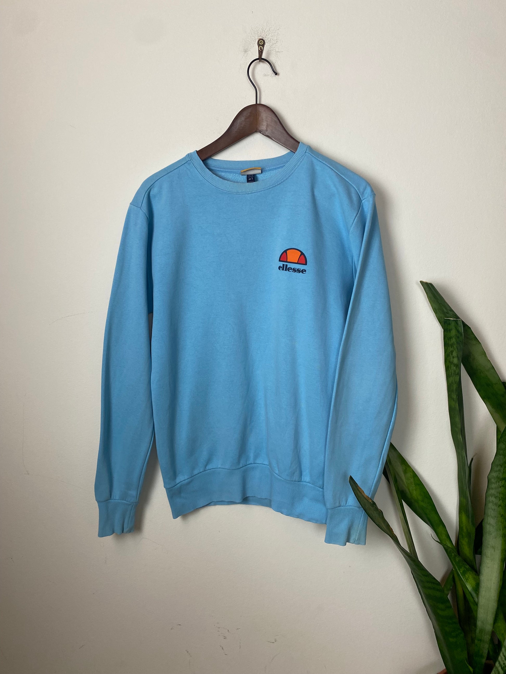 Vintage Elleesse Sweater Blau S - Lockerer Herren Pullover Vintage Klamotten, Secondhand Klamotten, Retro Mode, Nachhaltige Mode, Einzigartige Stücke, Zeitlose Mode, Umweltfreundliche Kleidung, Stilvolle Secondhand Mode, Hochwertige Vintage Kleidung