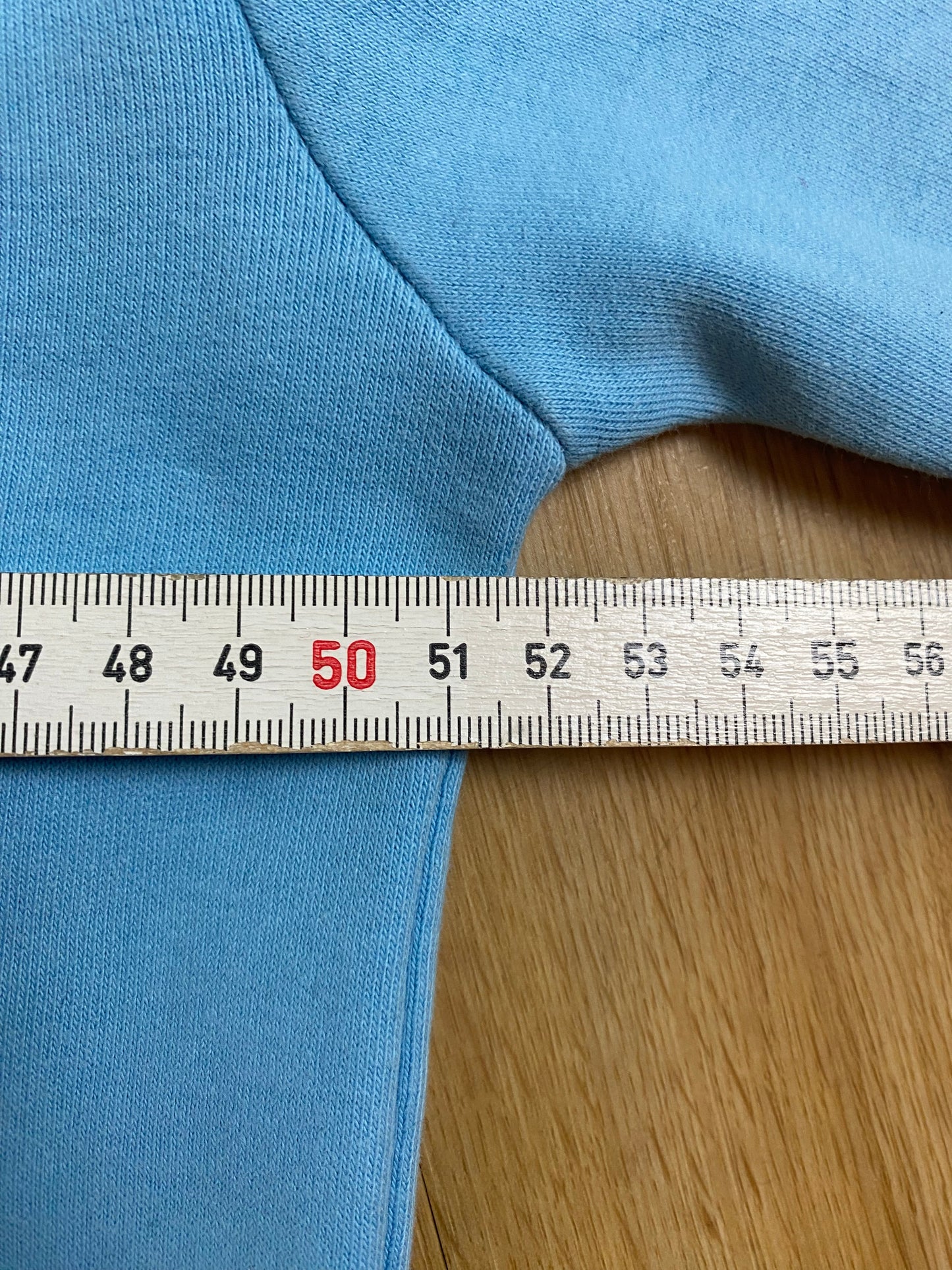Vintage Elleesse Sweater Blau S - Lockerer Herren Pullover Vintage Klamotten, Secondhand Klamotten, Retro Mode, Nachhaltige Mode, Einzigartige Stücke, Zeitlose Mode, Umweltfreundliche Kleidung, Stilvolle Secondhand Mode, Hochwertige Vintage Kleidung