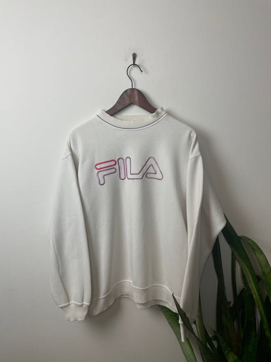 Vintage Fila Sweater Pullover Weiß M - Klassischer und Bequemer Pullover Vintage Klamotten, Secondhand Klamotten, Retro Mode, Nachhaltige Mode, Einzigartige Stücke, Zeitlose Mode, Umweltfreundliche Kleidung, Stilvolle Secondhand Mode, Hochwertige Vintage Kleidung
