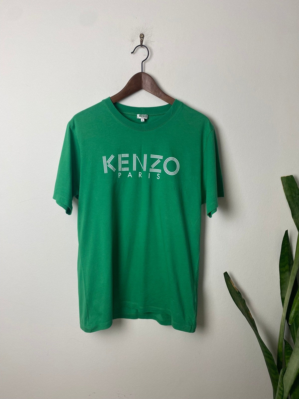 Vintage Kenzo Paris T-Shirt Grün L - Basic Bequemes Herren Shirt Vintage Klamotten, Secondhand Klamotten, Retro Mode, Nachhaltige Mode, Einzigartige Stücke, Zeitlose Mode, Umweltfreundliche Kleidung, Stilvolle Secondhand Mode, Hochwertige Vintage Kleidung