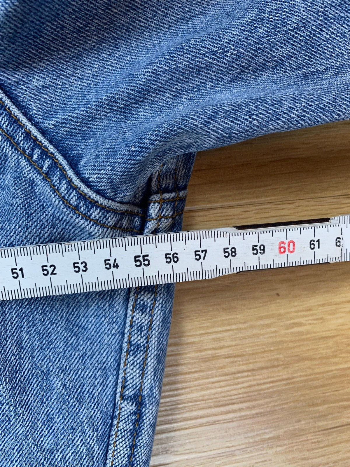 Vintage Levi‘s Jeansjacke Hellblau Verwaschen M - Basic Coole Herren Jacke Vintage Klamotten, Secondhand Klamotten, Retro Mode, Nachhaltige Mode, Einzigartige Stücke, Zeitlose Mode, Umweltfreundliche Kleidung, Stilvolle Secondhand Mode, Hochwertige Vintage Kleidung
