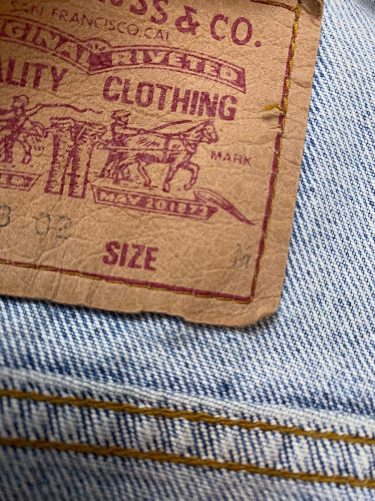 Vintage Levi‘s Jeansjacke Hellblau Verwaschen M - Basic Coole Herren Jacke Vintage Klamotten, Secondhand Klamotten, Retro Mode, Nachhaltige Mode, Einzigartige Stücke, Zeitlose Mode, Umweltfreundliche Kleidung, Stilvolle Secondhand Mode, Hochwertige Vintage Kleidung