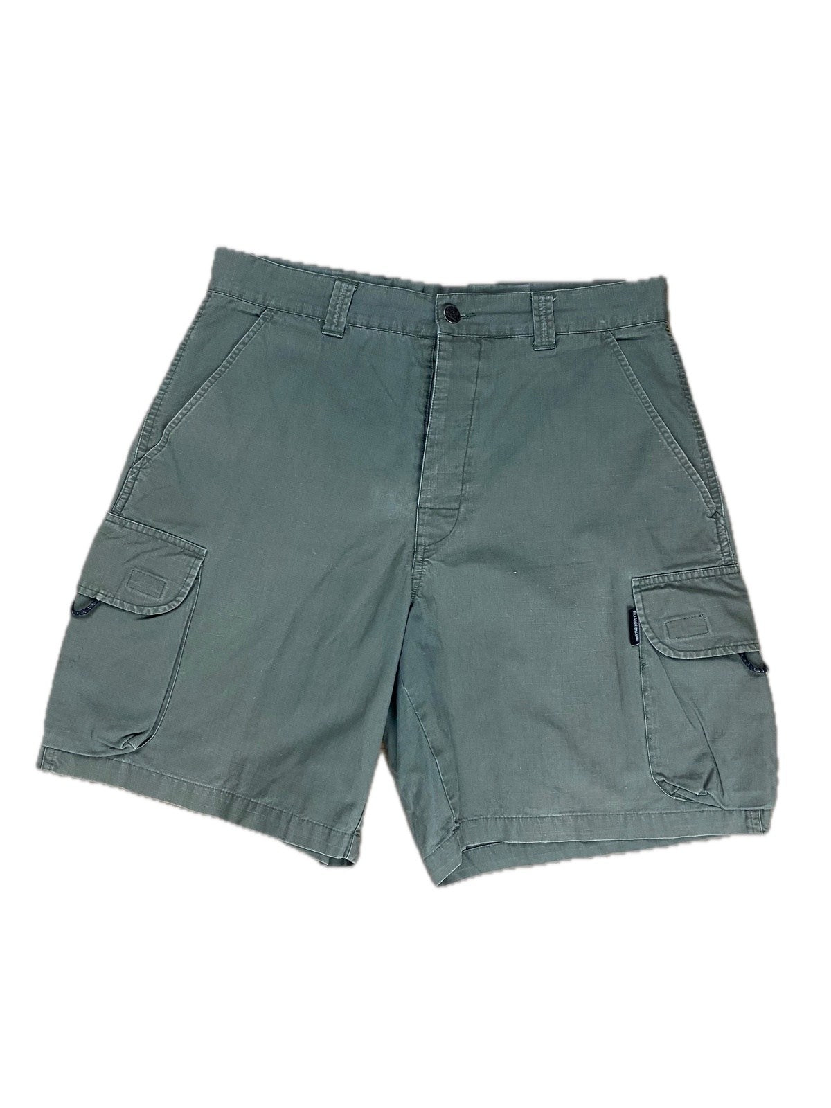 Vintage Nike ACG Cargo Shorts Khaki M - Kurze Sommerliche Hose für Damen Vintage Klamotten, Secondhand Klamotten, Retro Mode, Nachhaltige Mode, Einzigartige Stücke, Zeitlose Mode, Umweltfreundliche Kleidung, Stilvolle Secondhand Mode, Hochwertige Vintage Kleidung