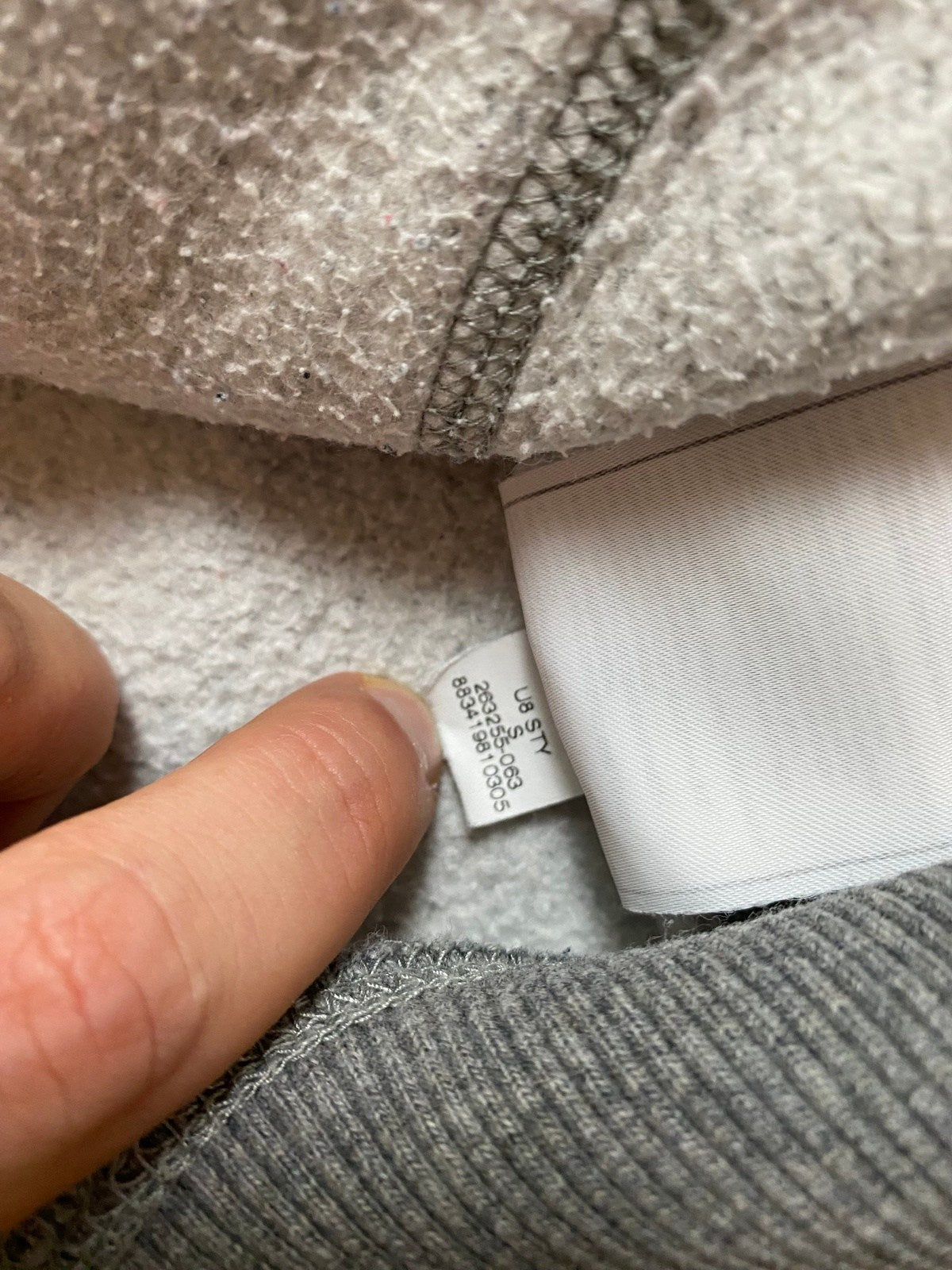 Vintage Nike Hoodie Grau S - Stylischer und Bequemer Hoodie Vintage Klamotten, Secondhand Klamotten, Retro Mode, Nachhaltige Mode, Einzigartige Stücke, Zeitlose Mode, Umweltfreundliche Kleidung, Stilvolle Secondhand Mode, Hochwertige Vintage Kleidung