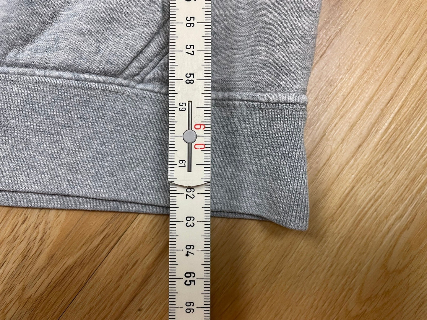 Vintage Nike Hoodie mit Half-Zip Grau S - Schlichter Sportlicher Herren Pullover Vintage Klamotten, Secondhand Klamotten, Retro Mode, Nachhaltige Mode, Einzigartige Stücke, Zeitlose Mode, Umweltfreundliche Kleidung, Stilvolle Secondhand Mode, Hochwertige Vintage Kleidung
