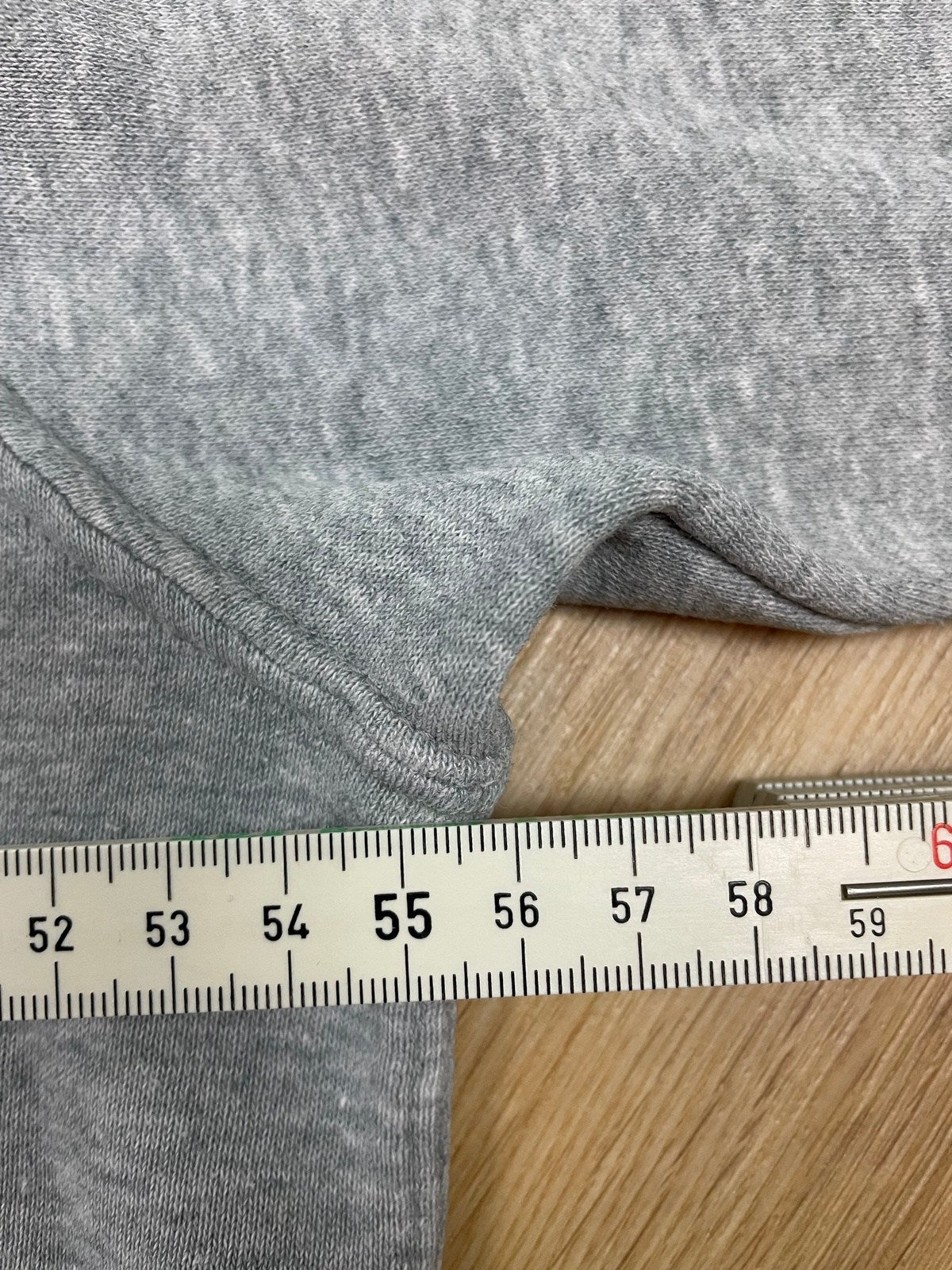 Vintage Nike Hoodie mit Half-Zip Grau S - Schlichter Sportlicher Herren Pullover Vintage Klamotten, Secondhand Klamotten, Retro Mode, Nachhaltige Mode, Einzigartige Stücke, Zeitlose Mode, Umweltfreundliche Kleidung, Stilvolle Secondhand Mode, Hochwertige Vintage Kleidung