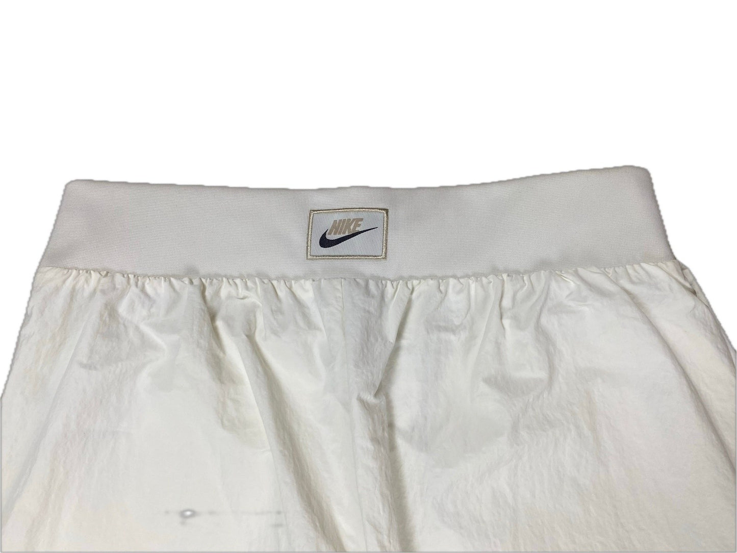Vintage Nike Jogginghose Weiß M - Schicke und Schlichte Herren Hose Vintage Klamotten, Secondhand Klamotten, Retro Mode, Nachhaltige Mode, Einzigartige Stücke, Zeitlose Mode, Umweltfreundliche Kleidung, Stilvolle Secondhand Mode, Hochwertige Vintage Kleidung