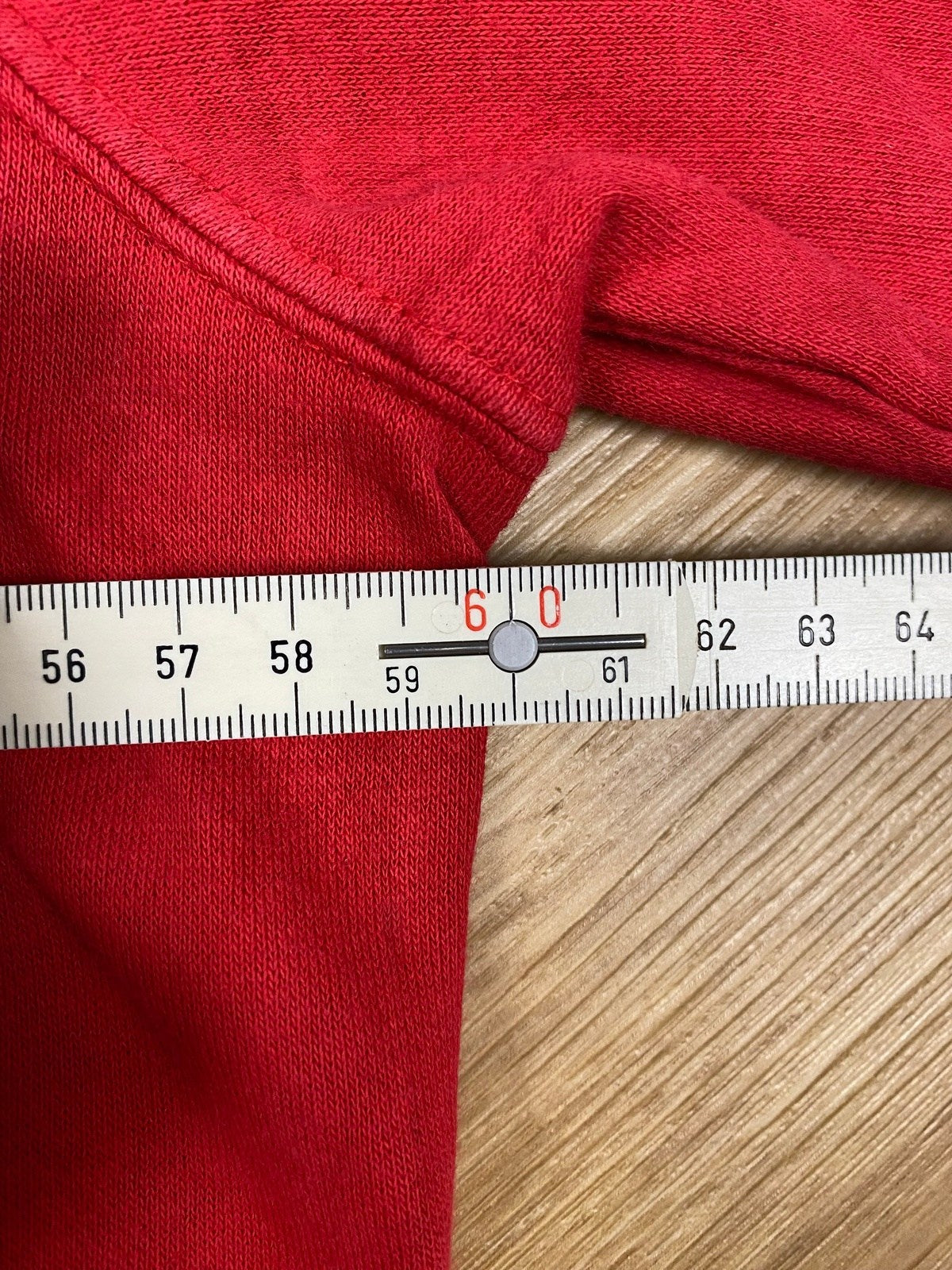 Vintage Nike Longsleeve Sweater "Just Do It" Rot L - Stylischer und Bequemer Sweater Vintage Klamotten, Secondhand Klamotten, Retro Mode, Nachhaltige Mode, Einzigartige Stücke, Zeitlose Mode, Umweltfreundliche Kleidung, Stilvolle Secondhand Mode, Hochwertige Vintage Kleidung