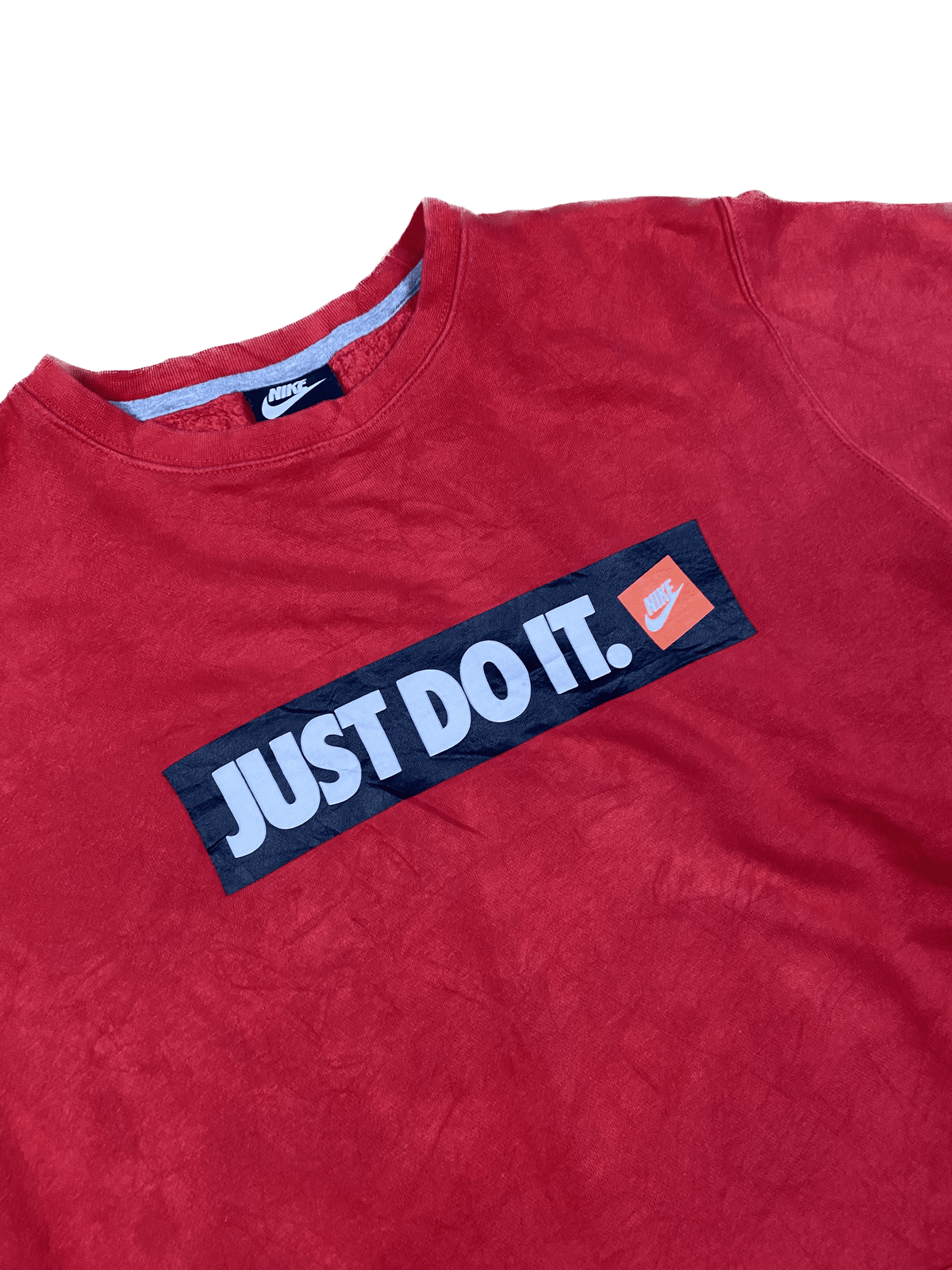 Vintage Nike Longsleeve Sweater "Just Do It" Rot L - Stylischer und Bequemer Sweater Vintage Klamotten, Secondhand Klamotten, Retro Mode, Nachhaltige Mode, Einzigartige Stücke, Zeitlose Mode, Umweltfreundliche Kleidung, Stilvolle Secondhand Mode, Hochwertige Vintage Kleidung