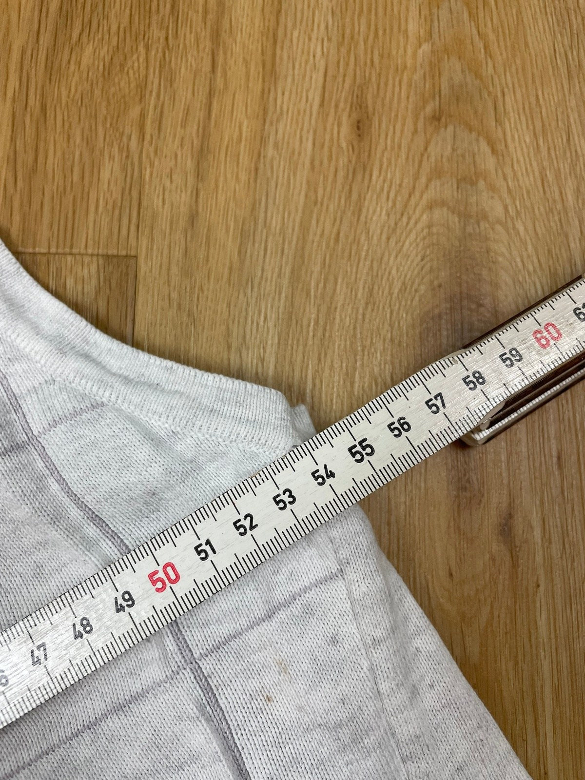Vintage Nike Pullunder/Weste Weiß M - Klassisches und Vielseitiges Oberteil Vintage Klamotten, Secondhand Klamotten, Retro Mode, Nachhaltige Mode, Einzigartige Stücke, Zeitlose Mode, Umweltfreundliche Kleidung, Stilvolle Secondhand Mode, Hochwertige Vintage Kleidung