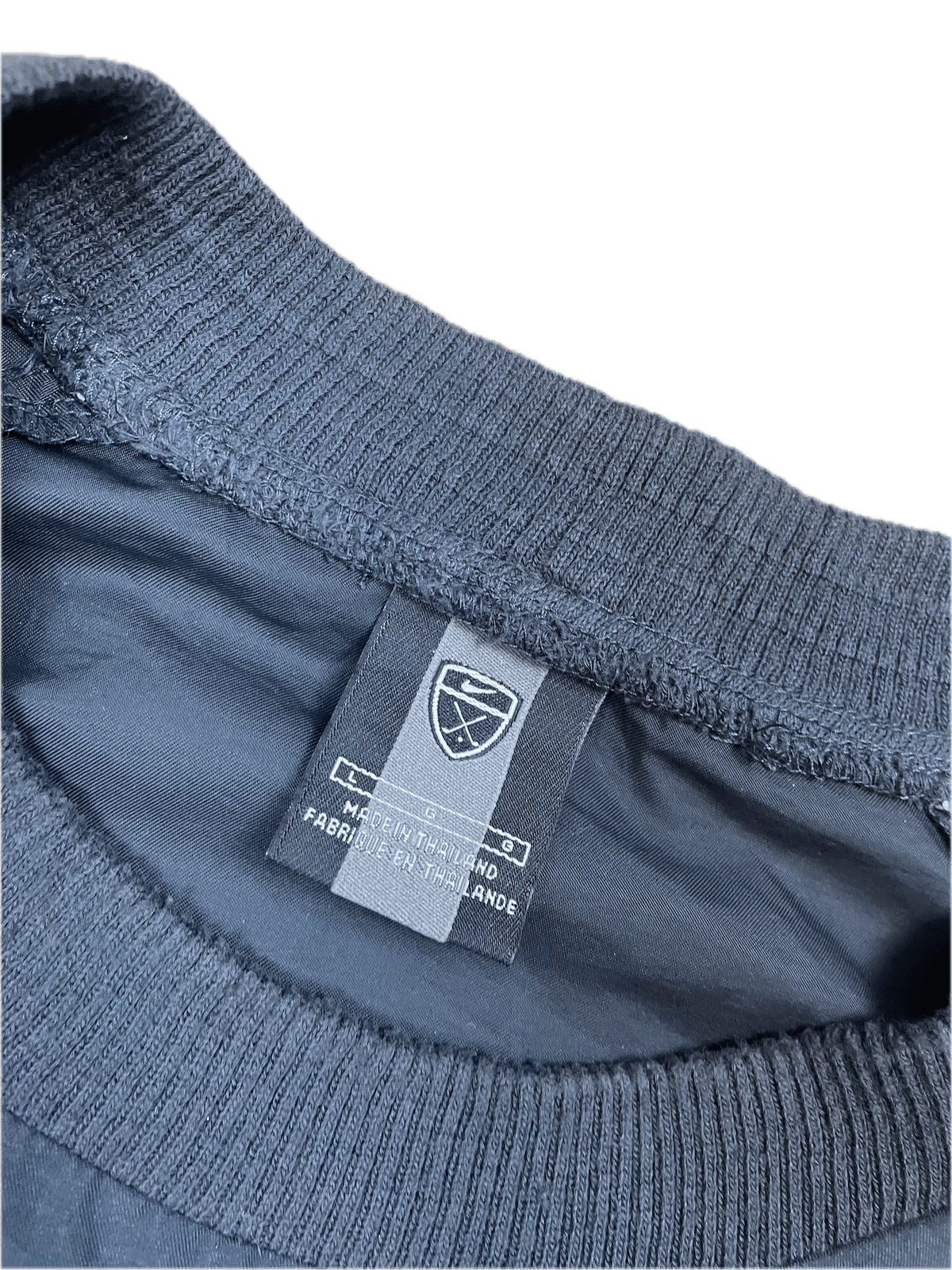Vintage Nike Sweater Pullover Schwarz L - Klassischer und Bequemer Pullover Vintage Klamotten, Secondhand Klamotten, Retro Mode, Nachhaltige Mode, Einzigartige Stücke, Zeitlose Mode, Umweltfreundliche Kleidung, Stilvolle Secondhand Mode, Hochwertige Vintage Kleidung
