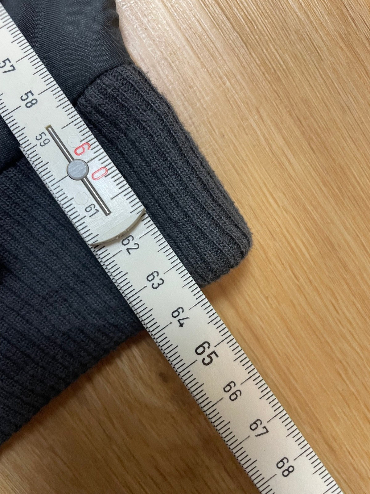 Vintage Nike Sweater Pullover Schwarz L - Klassischer und Bequemer Pullover Vintage Klamotten, Secondhand Klamotten, Retro Mode, Nachhaltige Mode, Einzigartige Stücke, Zeitlose Mode, Umweltfreundliche Kleidung, Stilvolle Secondhand Mode, Hochwertige Vintage Kleidung