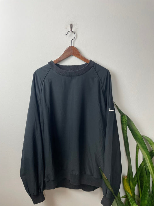 Vintage Nike Sweater Pullover Schwarz L - Klassischer und Bequemer Pullover Vintage Klamotten, Secondhand Klamotten, Retro Mode, Nachhaltige Mode, Einzigartige Stücke, Zeitlose Mode, Umweltfreundliche Kleidung, Stilvolle Secondhand Mode, Hochwertige Vintage Kleidung
