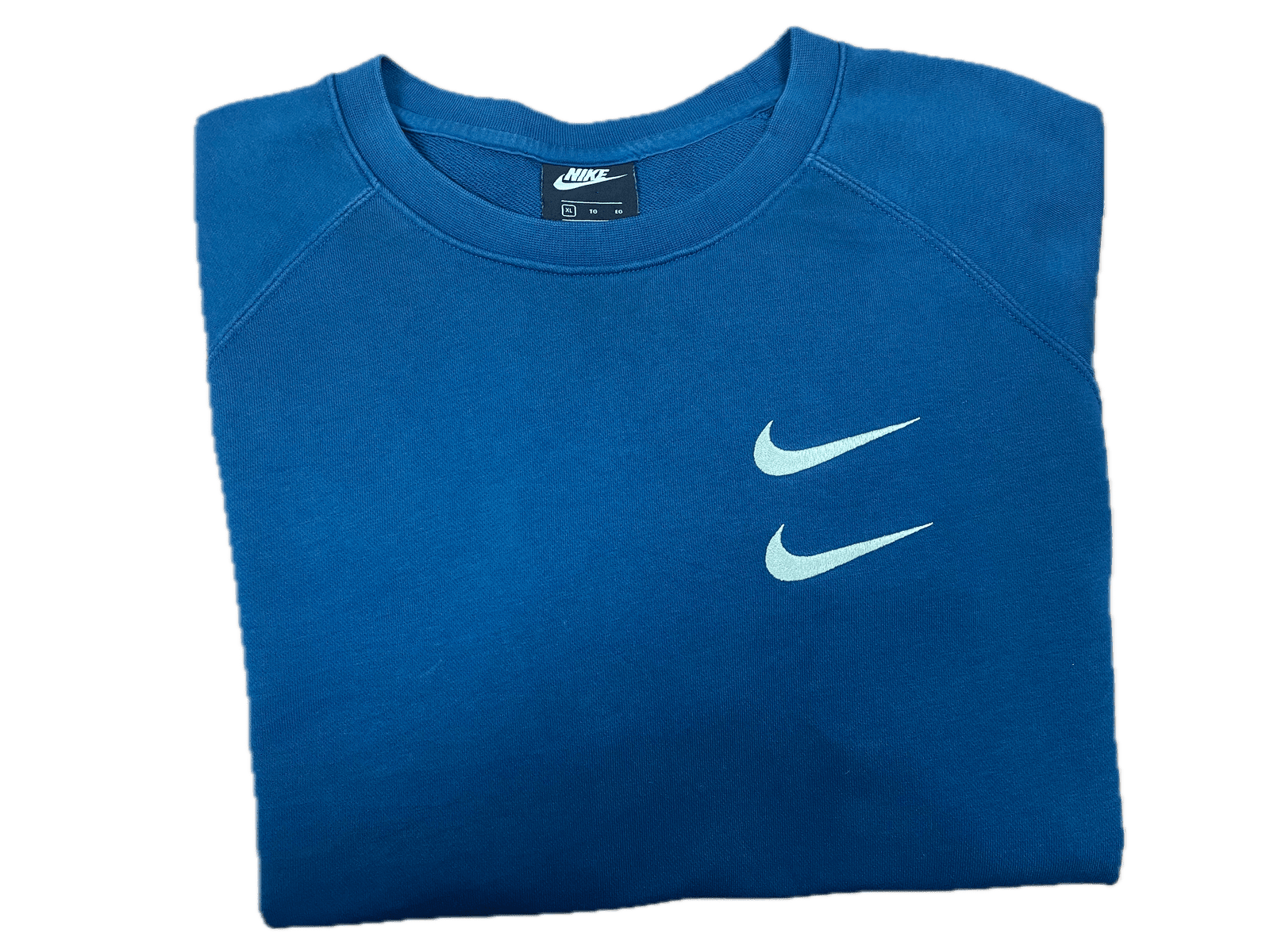 Vintage Nike Swoosh Sweater Blau XL - Lässiger und Sportlicher Herren Pullover Vintage Klamotten, Secondhand Klamotten, Retro Mode, Nachhaltige Mode, Einzigartige Stücke, Zeitlose Mode, Umweltfreundliche Kleidung, Stilvolle Secondhand Mode, Hochwertige Vintage Kleidung