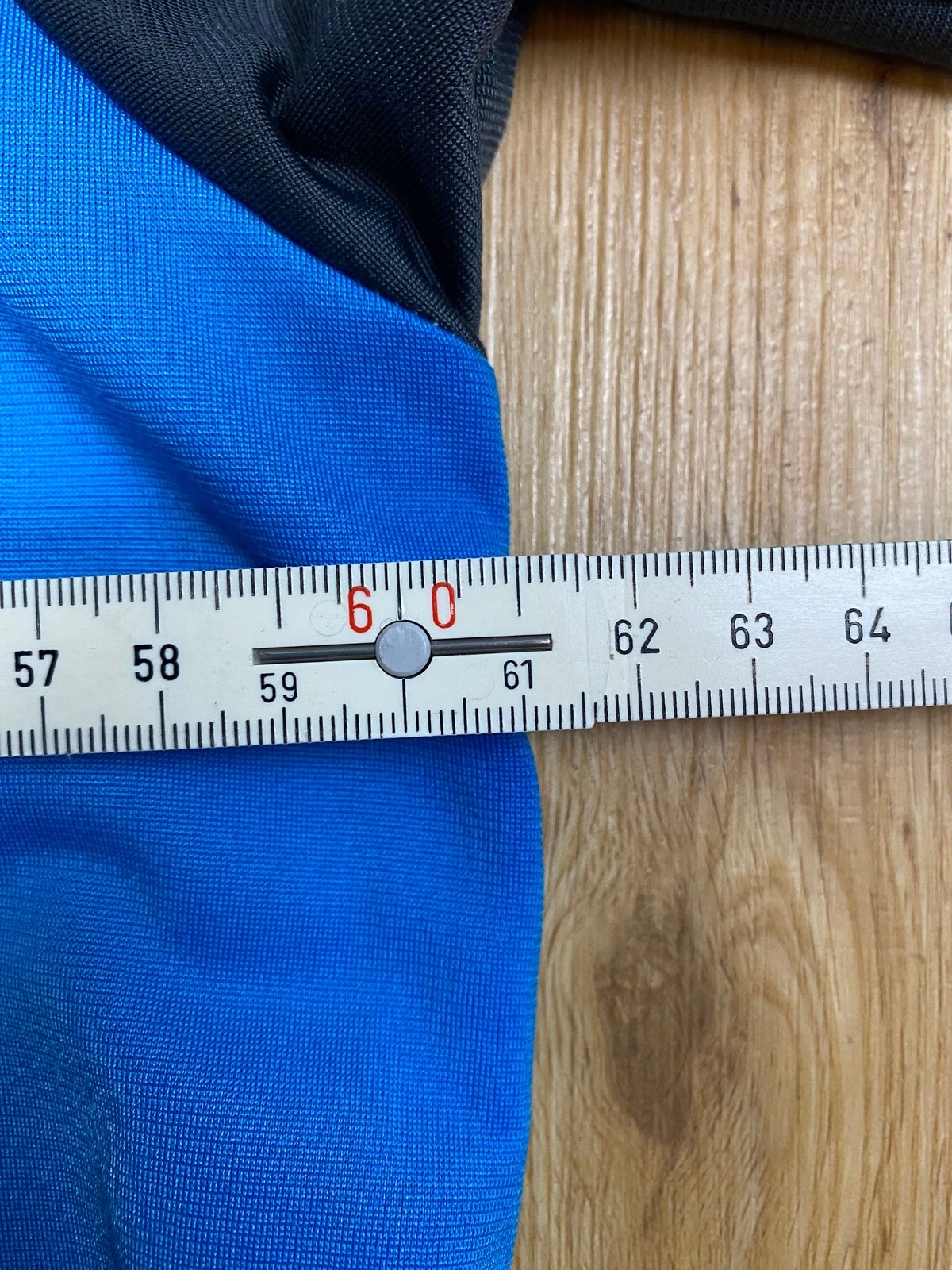 Vintage Nike Trainingsjacke Blau/Grau L - Leichte Sportliche Herren Jacke Vintage Klamotten, Secondhand Klamotten, Retro Mode, Nachhaltige Mode, Einzigartige Stücke, Zeitlose Mode, Umweltfreundliche Kleidung, Stilvolle Secondhand Mode, Hochwertige Vintage Kleidung