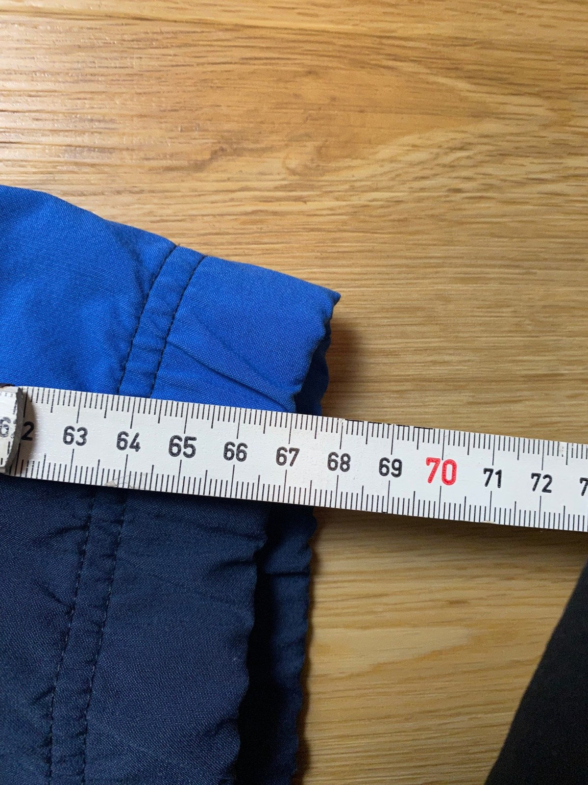 Vintage Nike Trainingsjacke Dunkelblau L - Leichte Basic Herren Jacke Vintage Klamotten, Secondhand Klamotten, Retro Mode, Nachhaltige Mode, Einzigartige Stücke, Zeitlose Mode, Umweltfreundliche Kleidung, Stilvolle Secondhand Mode, Hochwertige Vintage Kleidung