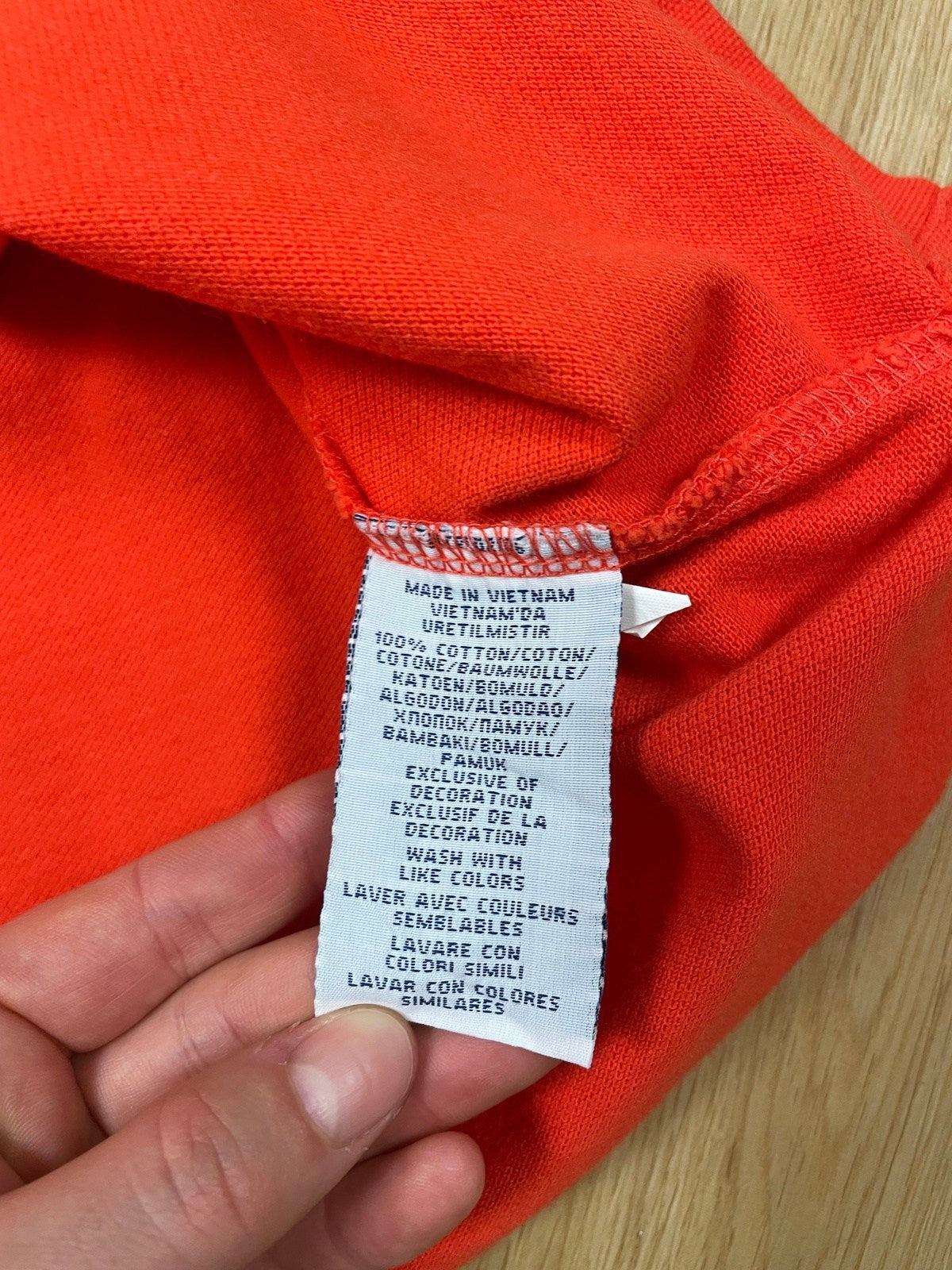 Vintage Ralph Lauren Poloshirt Orange M - Schickes Damen T-Shirt Vintage Klamotten, Secondhand Klamotten, Retro Mode, Nachhaltige Mode, Einzigartige Stücke, Zeitlose Mode, Umweltfreundliche Kleidung, Stilvolle Secondhand Mode, Hochwertige Vintage Kleidung