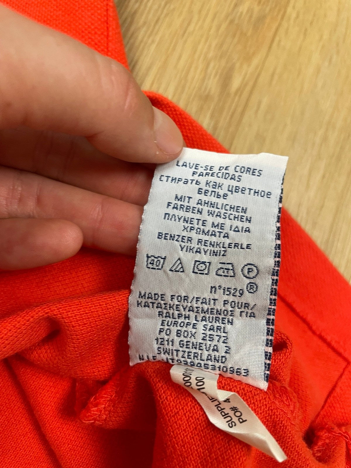 Vintage Ralph Lauren Poloshirt Orange M - Schickes Damen T-Shirt Vintage Klamotten, Secondhand Klamotten, Retro Mode, Nachhaltige Mode, Einzigartige Stücke, Zeitlose Mode, Umweltfreundliche Kleidung, Stilvolle Secondhand Mode, Hochwertige Vintage Kleidung