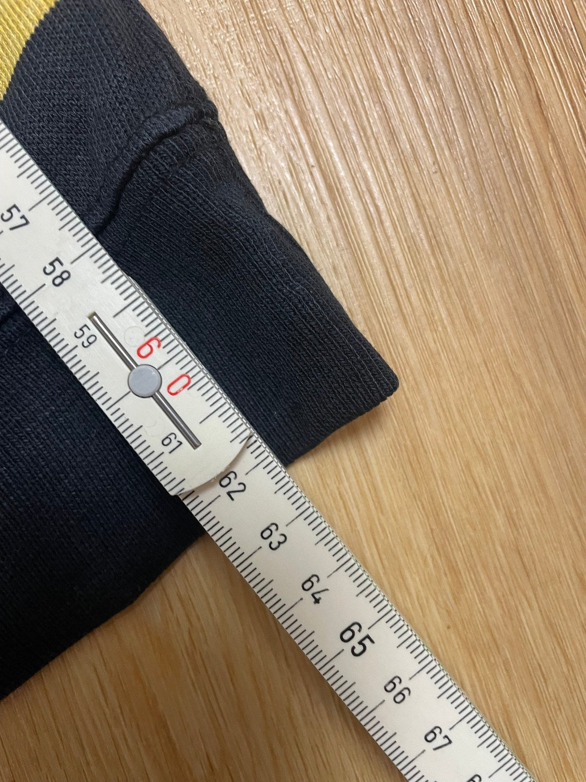 Vintage Ralph Lauren Sweater Grau/Schwarz/Rot/Gelb M - Schöner Gemütlicher Herren Pullover Vintage Klamotten, Secondhand Klamotten, Retro Mode, Nachhaltige Mode, Einzigartige Stücke, Zeitlose Mode, Umweltfreundliche Kleidung, Stilvolle Secondhand Mode, Hochwertige Vintage Kleidung