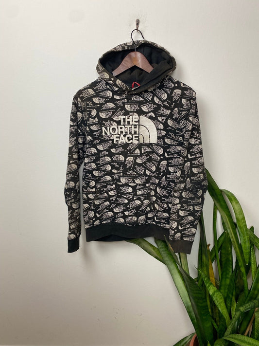 Vintage The North Face Hoodie Schwarz Weiß M - Lockerer Printed Damen Pullover Vintage Klamotten, Secondhand Klamotten, Retro Mode, Nachhaltige Mode, Einzigartige Stücke, Zeitlose Mode, Umweltfreundliche Kleidung, Stilvolle Secondhand Mode, Hochwertige Vintage Kleidung