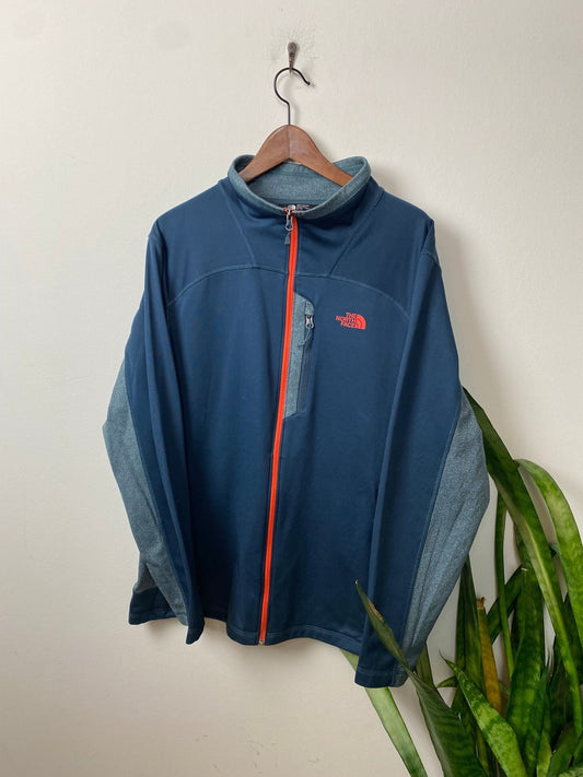 Vintage The North Face Jacke Blau/Grau XL - Herren Softshell Jacke Vintage Klamotten, Secondhand Klamotten, Retro Mode, Nachhaltige Mode, Einzigartige Stücke, Zeitlose Mode, Umweltfreundliche Kleidung, Stilvolle Secondhand Mode, Hochwertige Vintage Kleidung