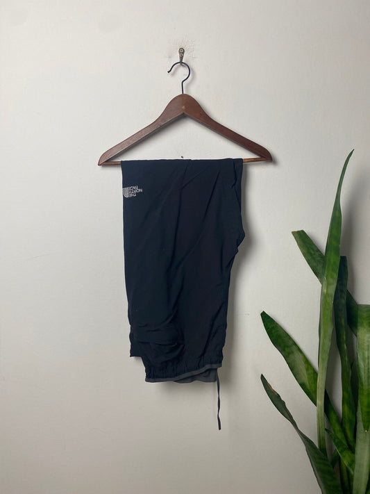 Vintage The North Face Jogginghose Schwarz L - Bequeme und Funktionale Jogginghose Vintage Klamotten, Secondhand Klamotten, Retro Mode, Nachhaltige Mode, Einzigartige Stücke, Zeitlose Mode, Umweltfreundliche Kleidung, Stilvolle Secondhand Mode, Hochwertige Vintage Kleidung
