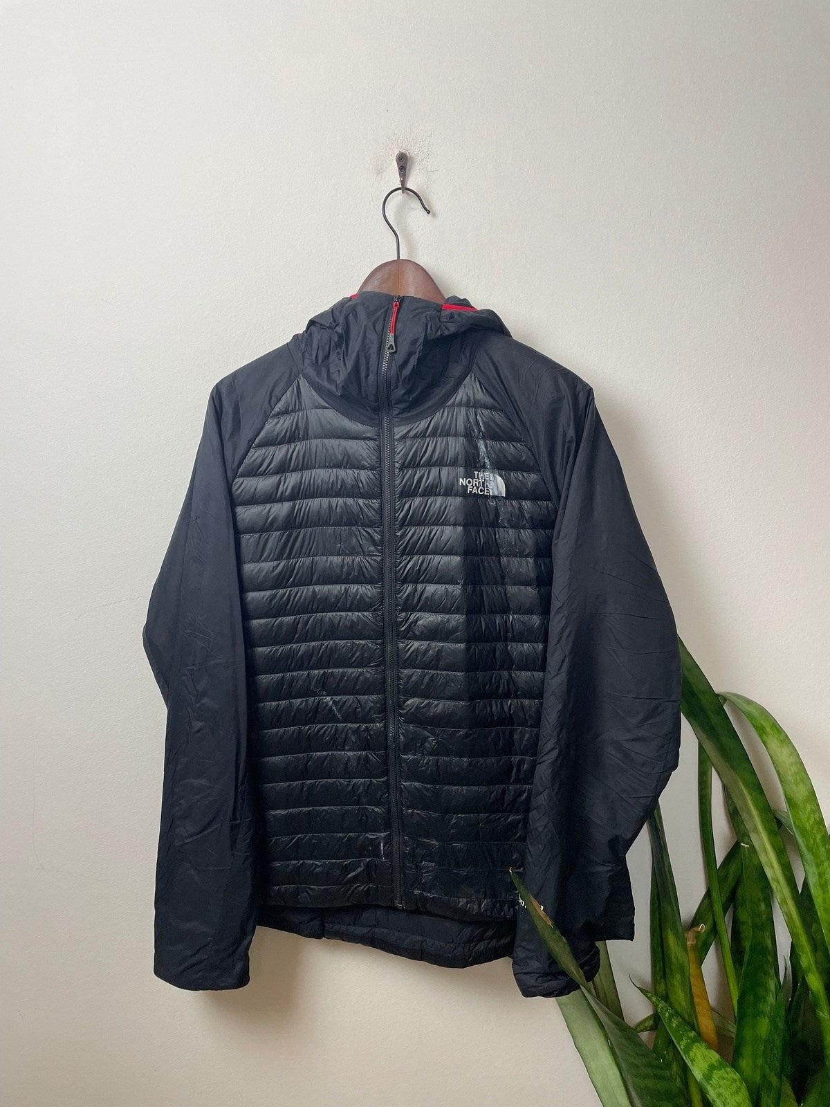 Vintage The North Face Light Puffer Jacket 800 Pro Schwarz M - Leichte und Bequeme Jacke Vintage Klamotten, Secondhand Klamotten, Retro Mode, Nachhaltige Mode, Einzigartige Stücke, Zeitlose Mode, Umweltfreundliche Kleidung, Stilvolle Secondhand Mode, Hochwertige Vintage Kleidung